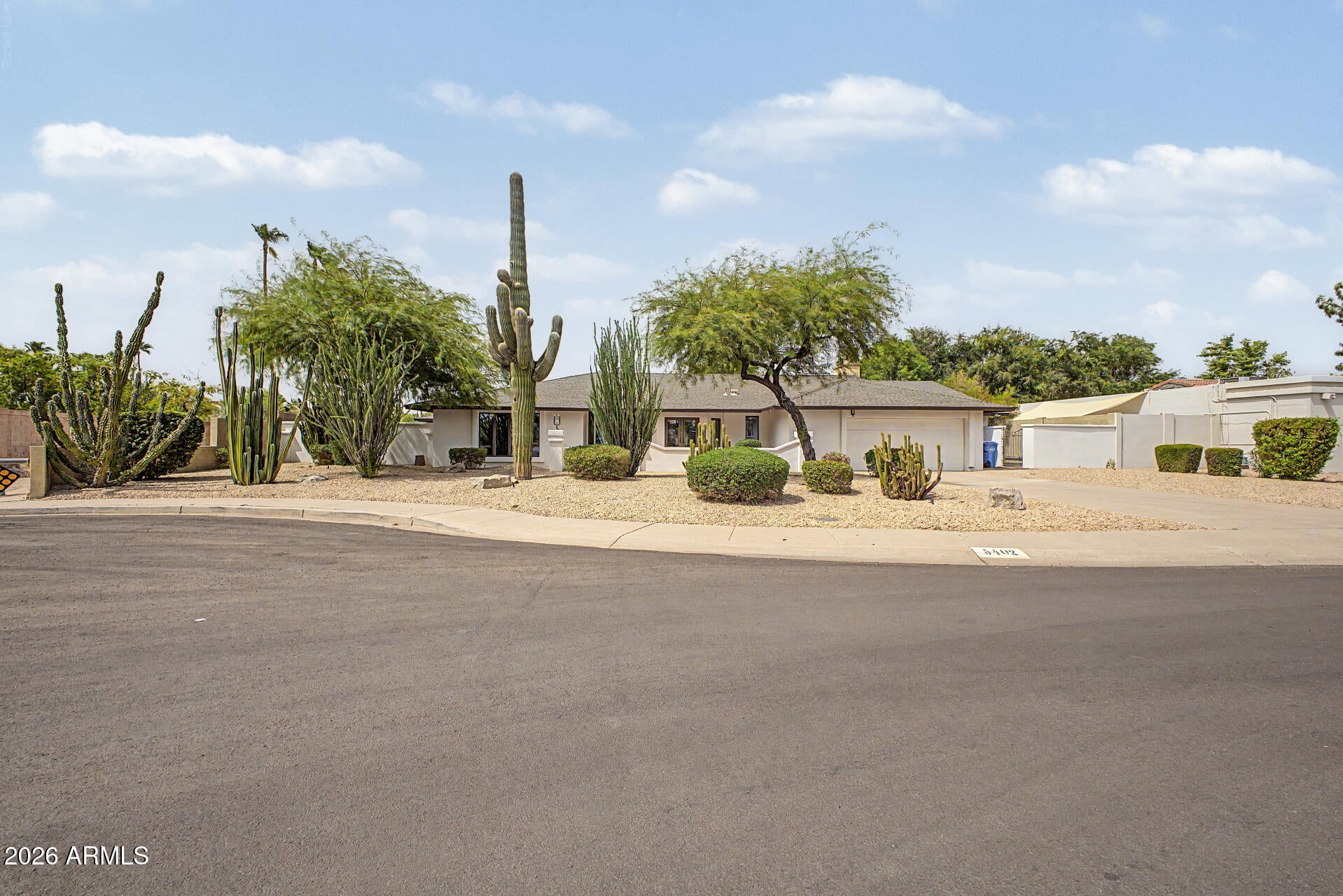 5402 E LAUREL Lane