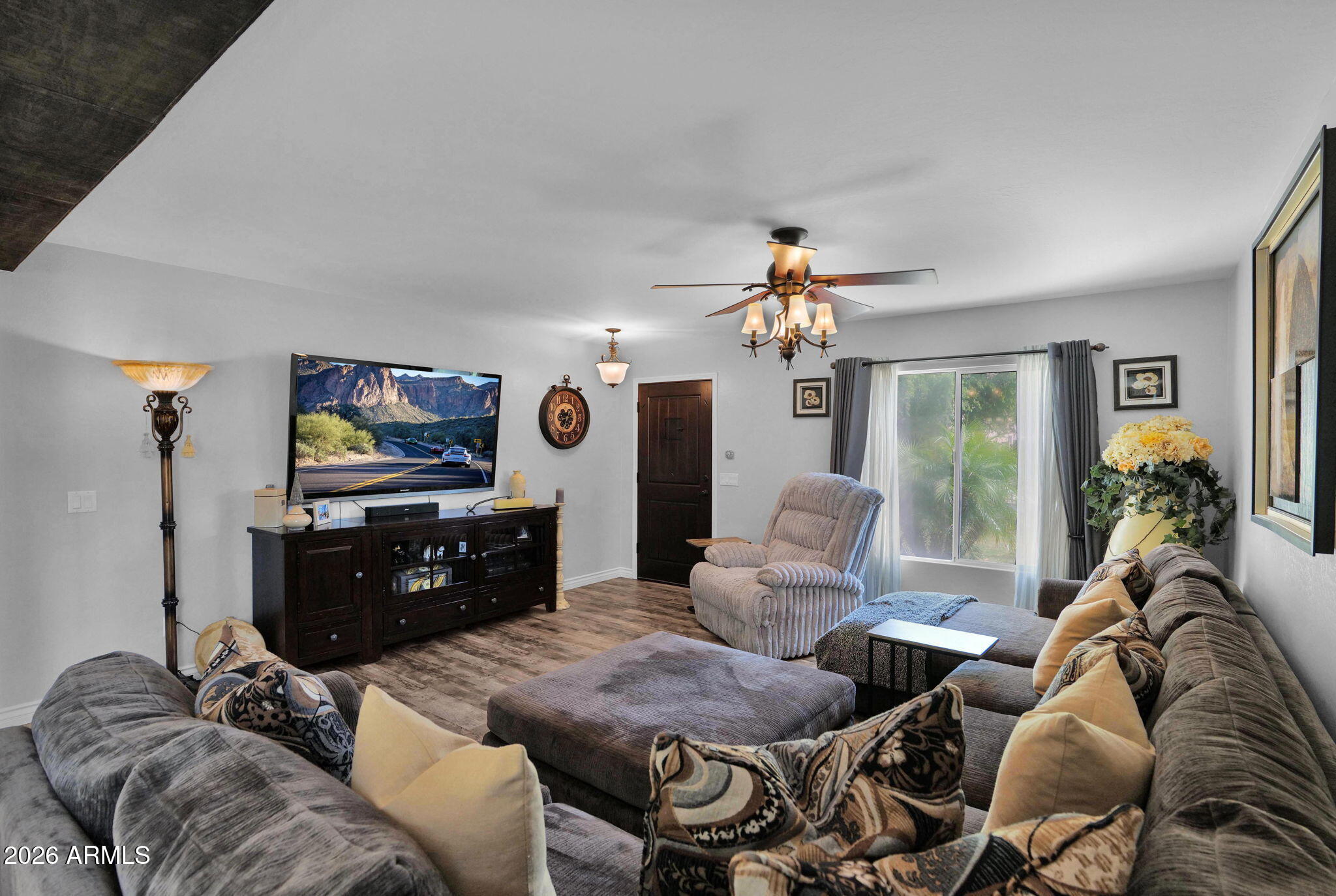 4296 E PINTO VALLEY Road