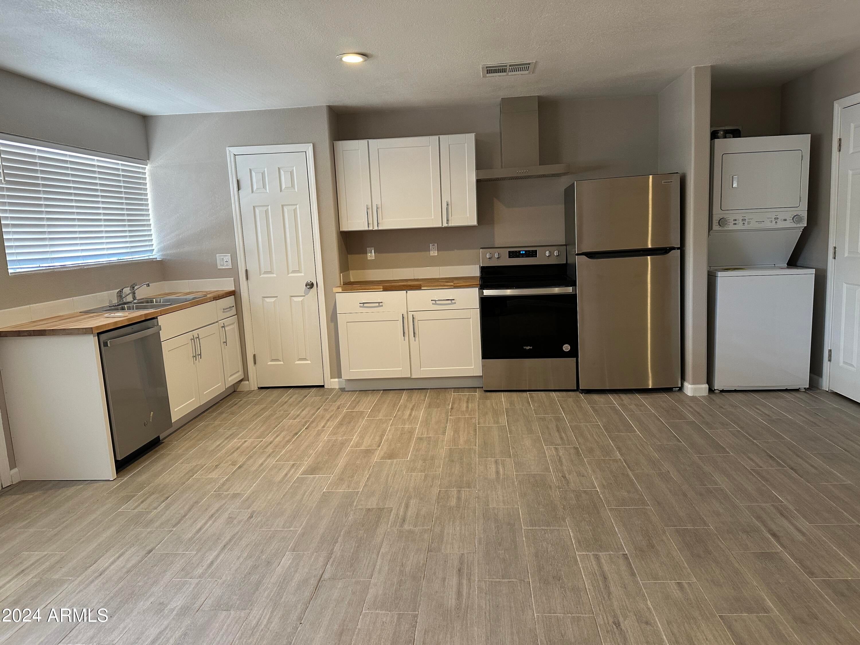 35211 N 49TH - Guest house Street Guest H