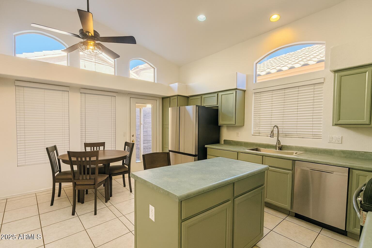 4918 W BEHREND Drive