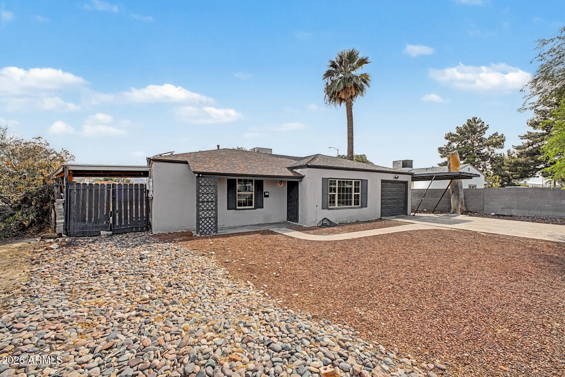 105 N LOS ROBLES Drive