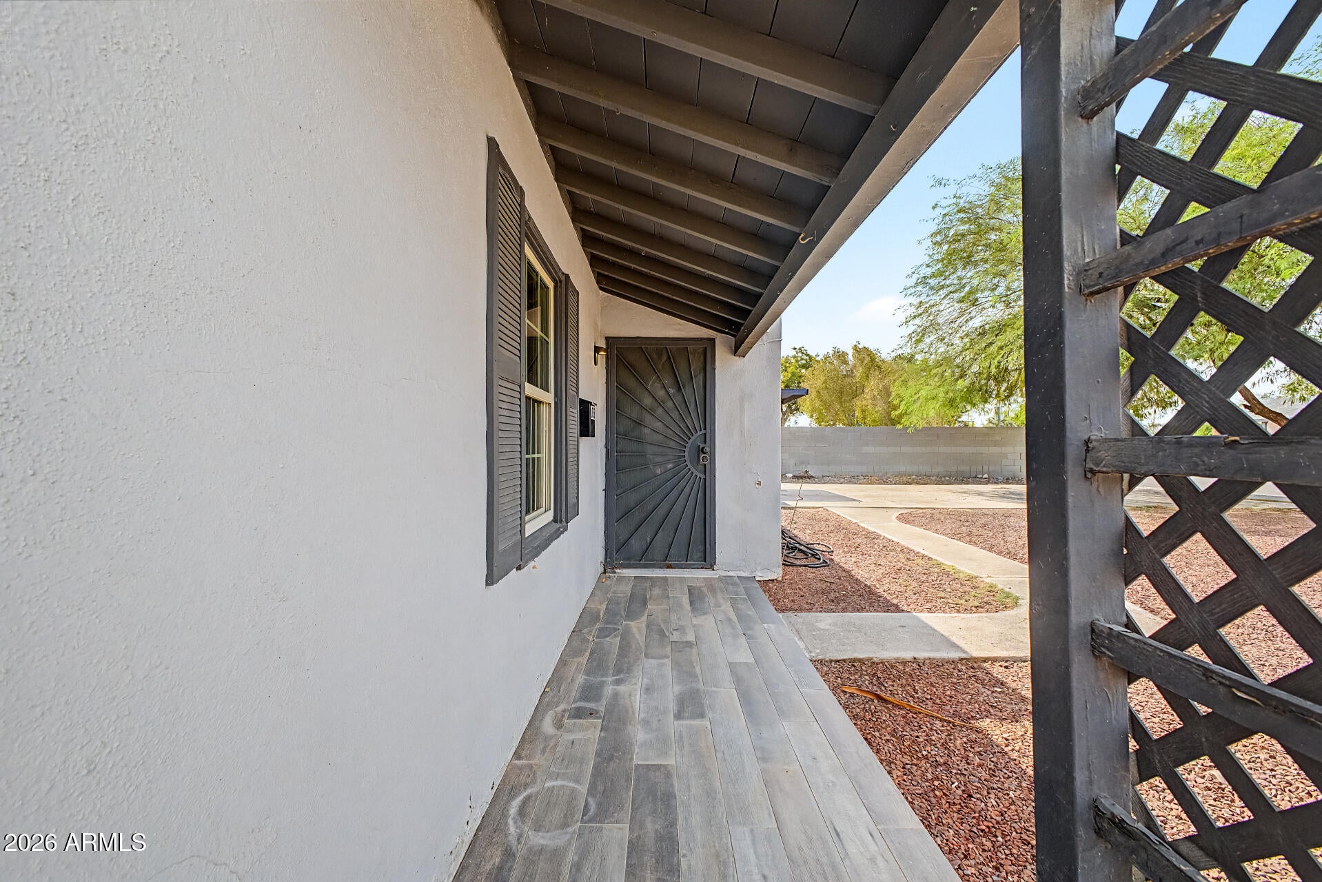 105 N LOS ROBLES Drive