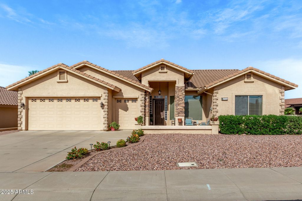 Photo of 2740 S Teakwood Circle, Mesa, AZ 85209 (MLS # 6934762)
