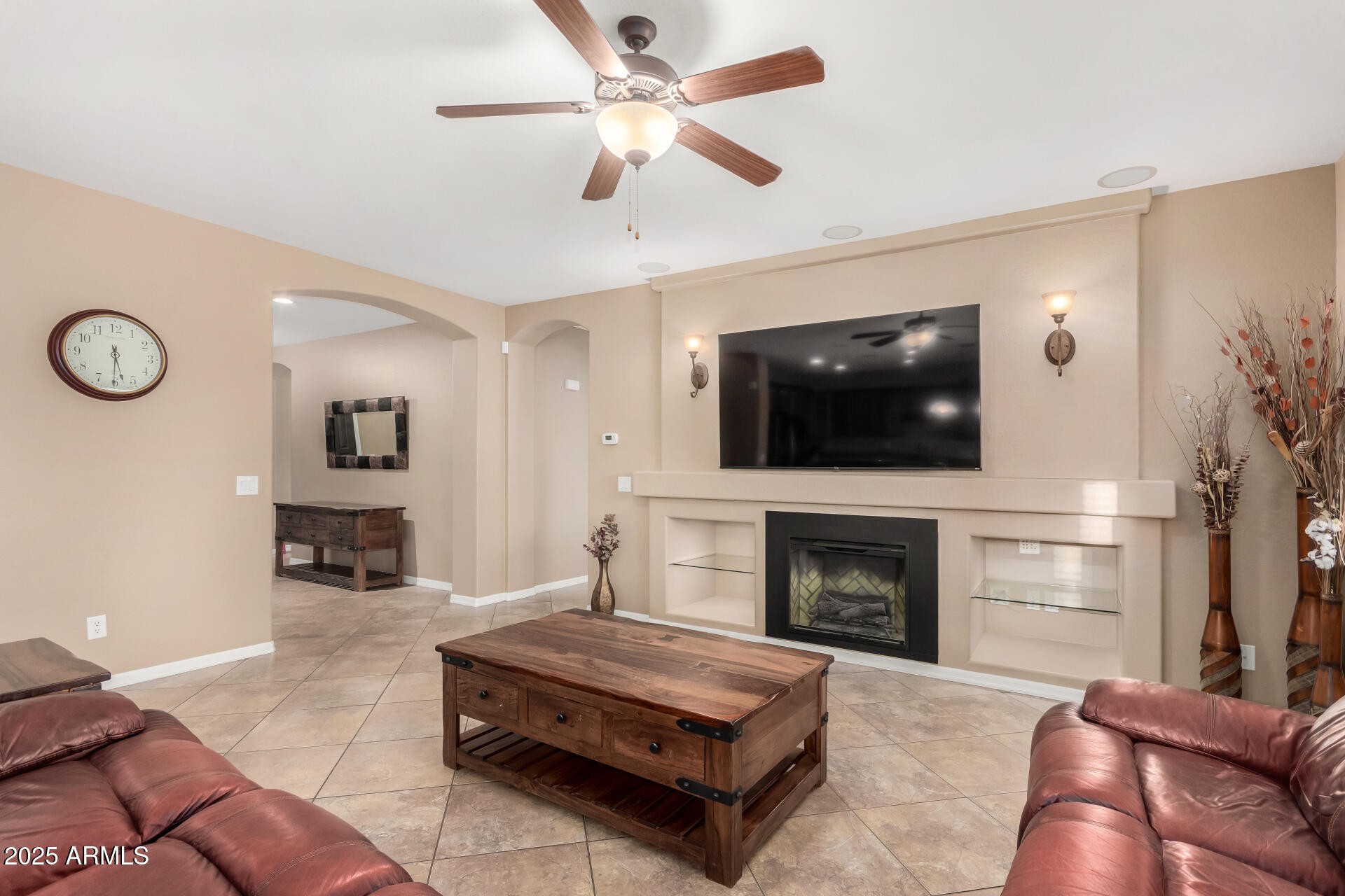 2743 E NARROWLEAF Drive