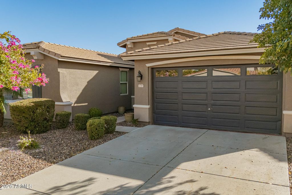 Photo of 2743 E Narrowleaf Drive, Gilbert, AZ 85298 (MLS # 6954968)