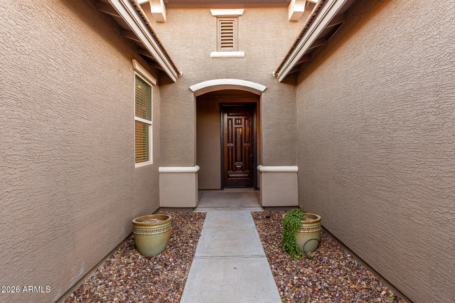 2743 E NARROWLEAF Drive