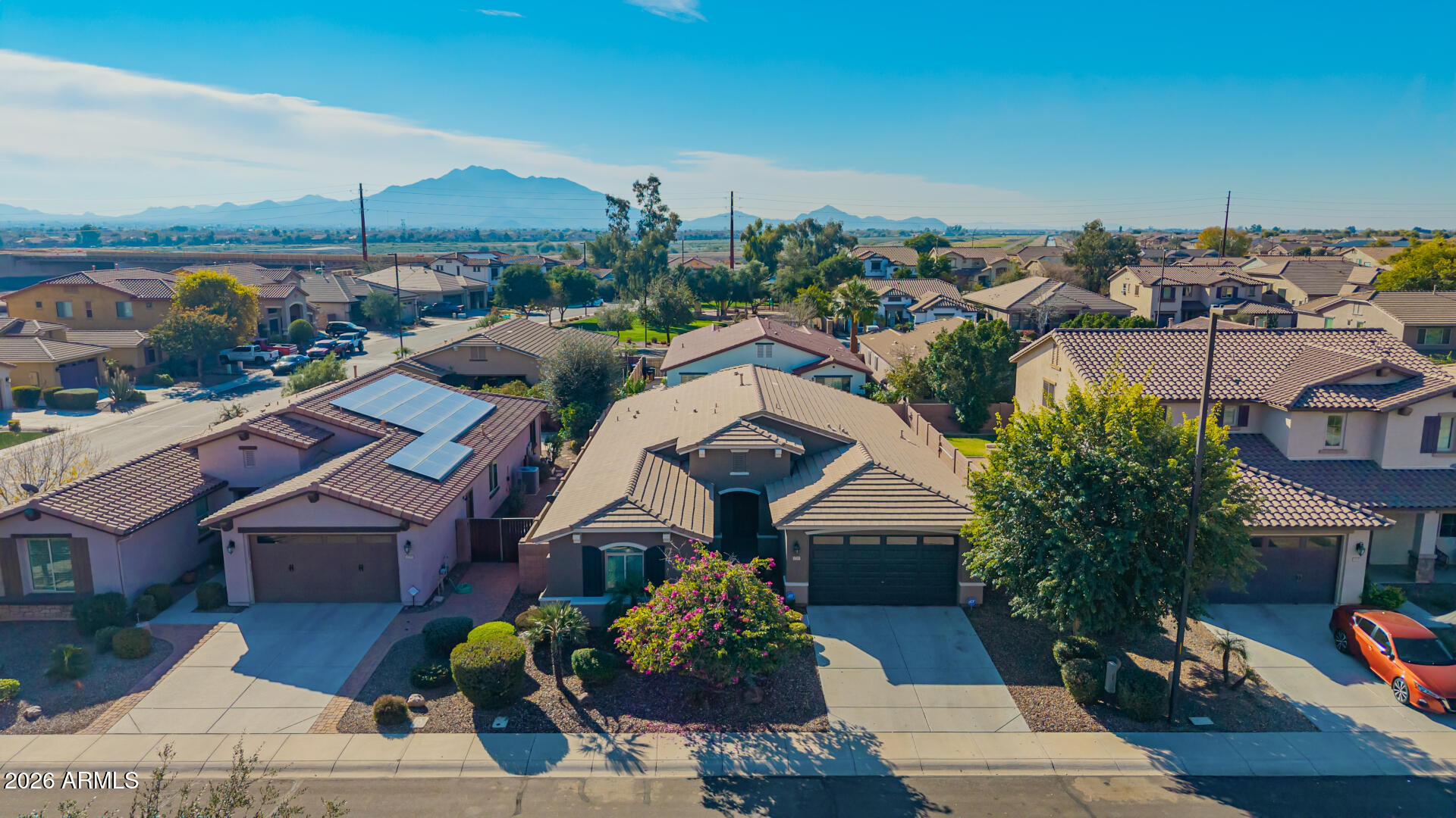 2743 E NARROWLEAF Drive