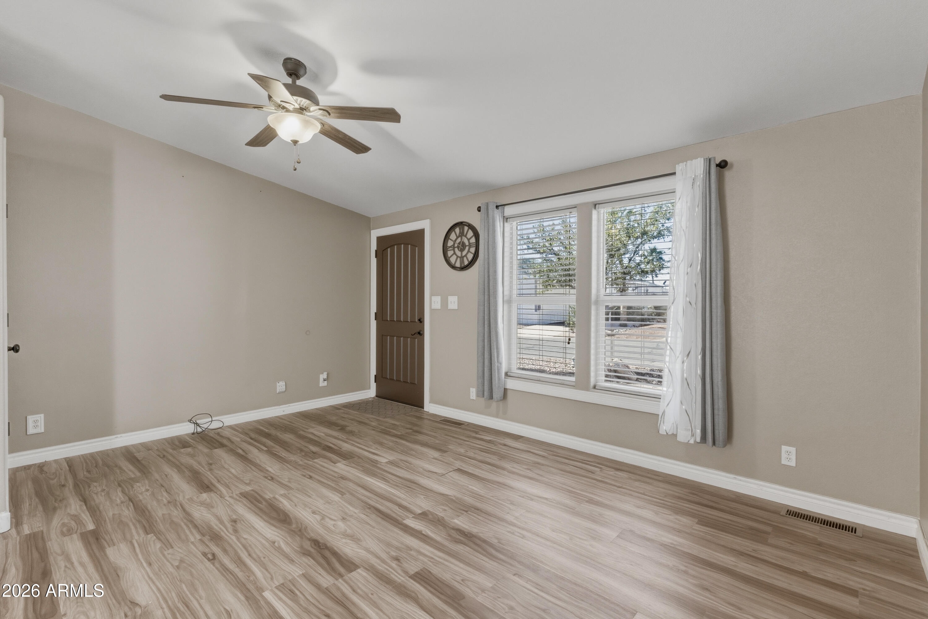 2000 S Apache Road 371