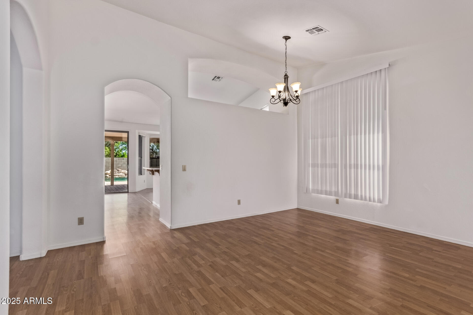 8207 W GLENN Drive