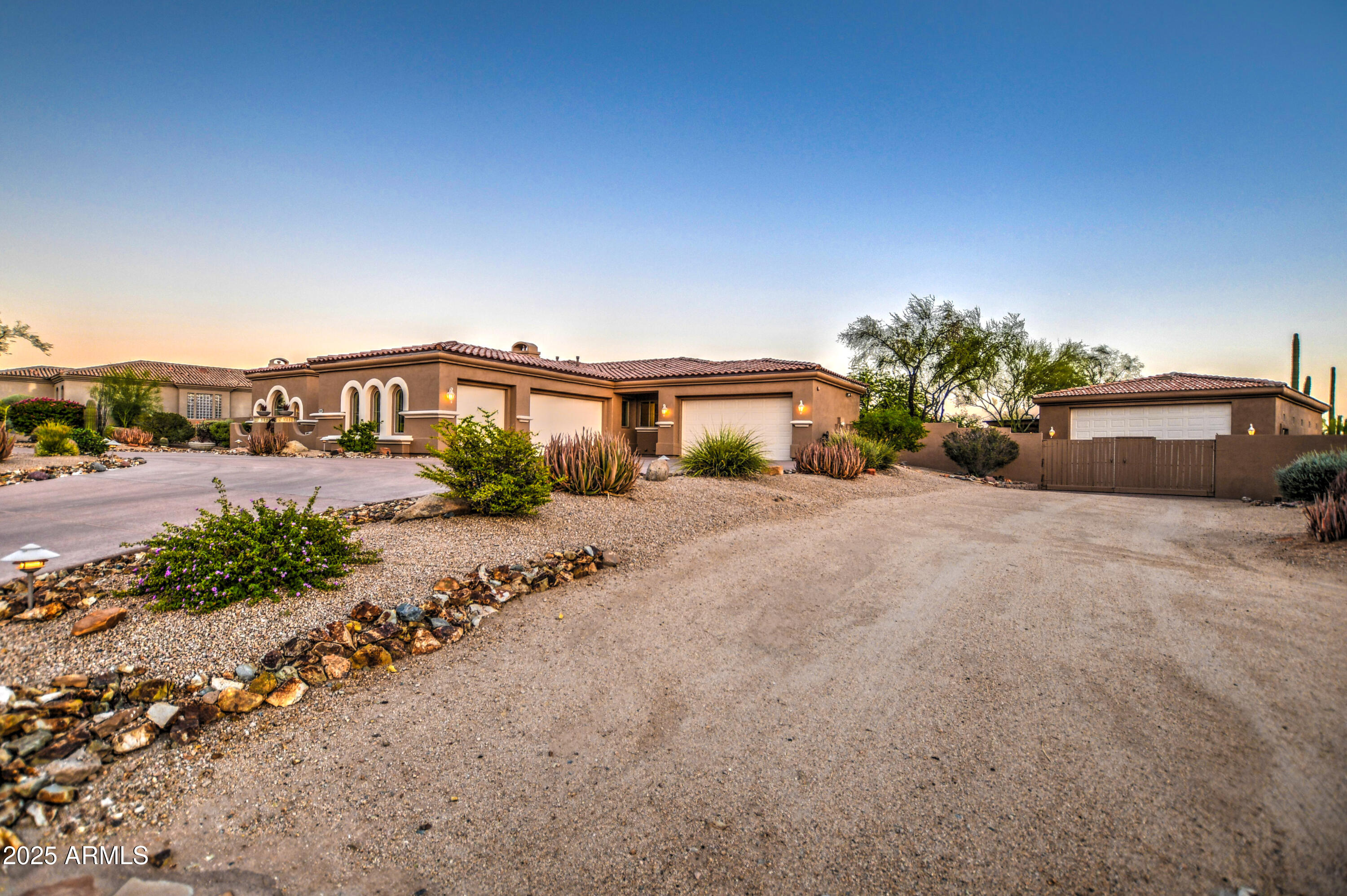 6293 E RED BIRD Circle