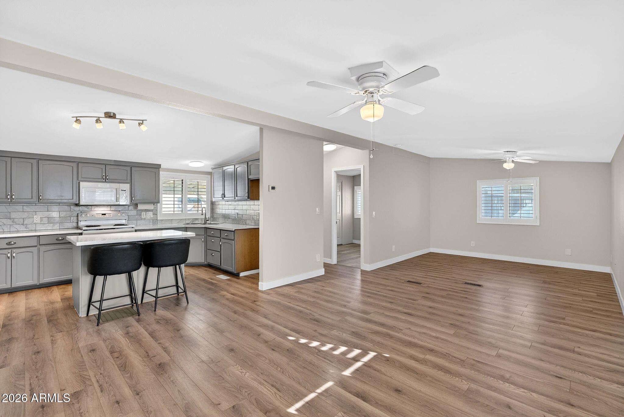 DESERT VISTA PLACE LOT 1-227 TR A-L - Residential