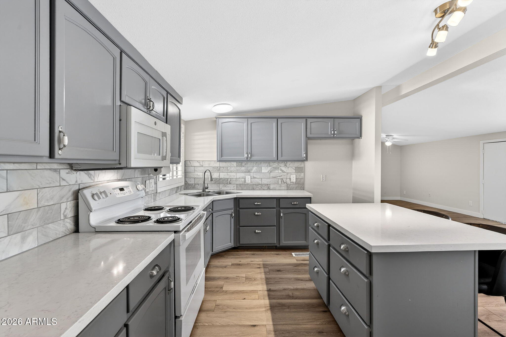 DESERT VISTA PLACE LOT 1-227 TR A-L - Residential