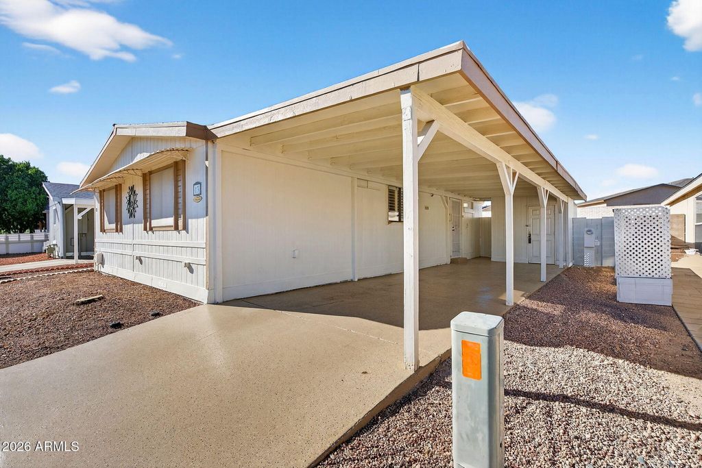 Photo of 11275 N 99th Avenue #13, Peoria, AZ 85345 (MLS # 6993167)