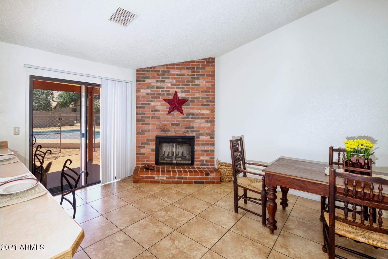 TRACT UNIT 115 AMD - Residential