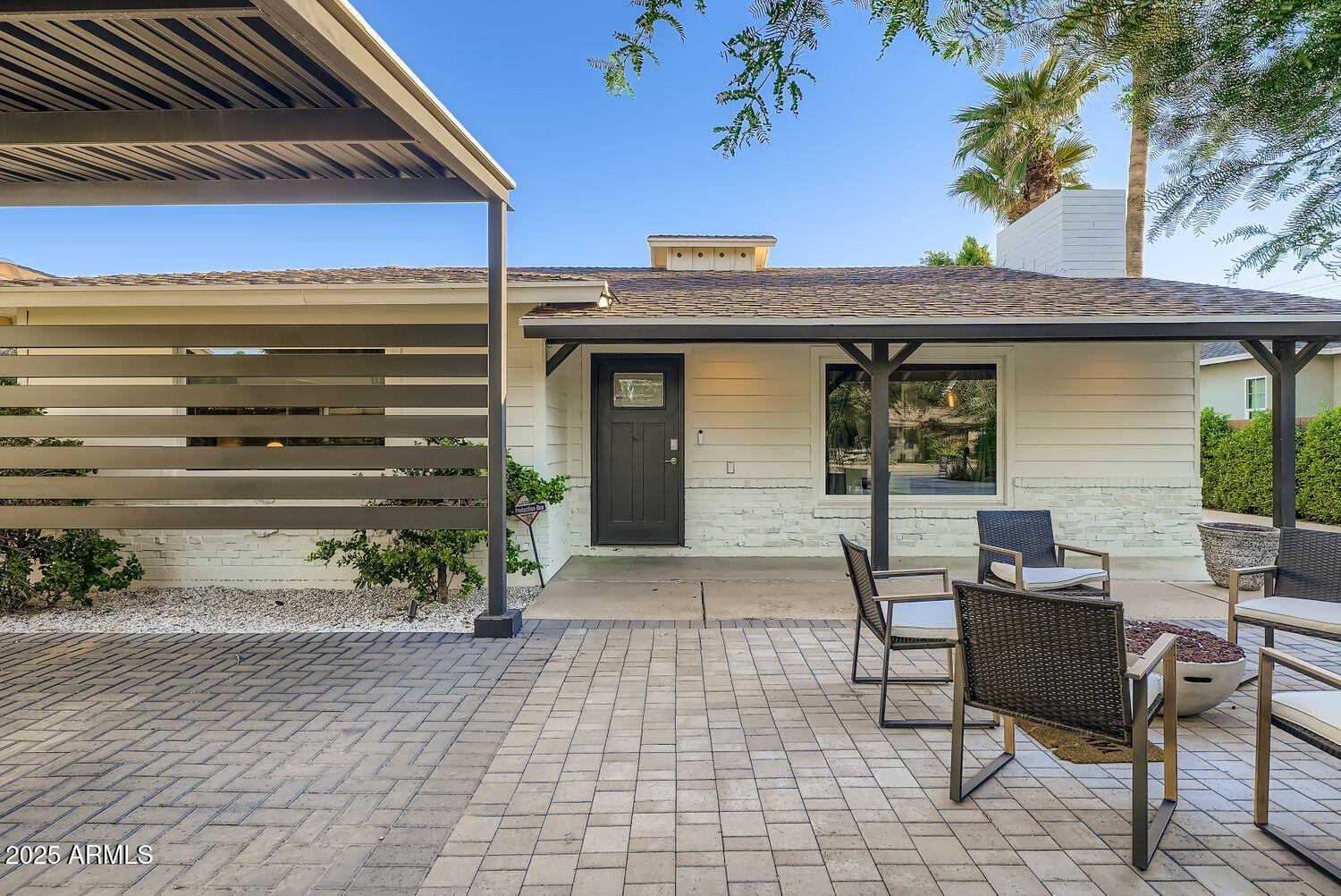 4113 E Glenrosa Avenue