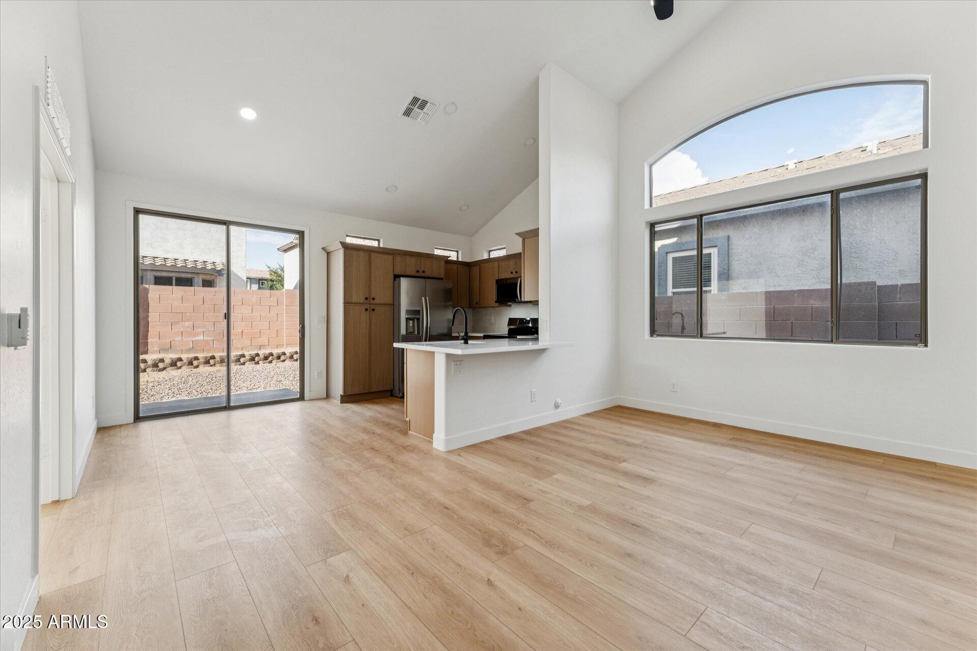 9934 E EMPRESS Avenue