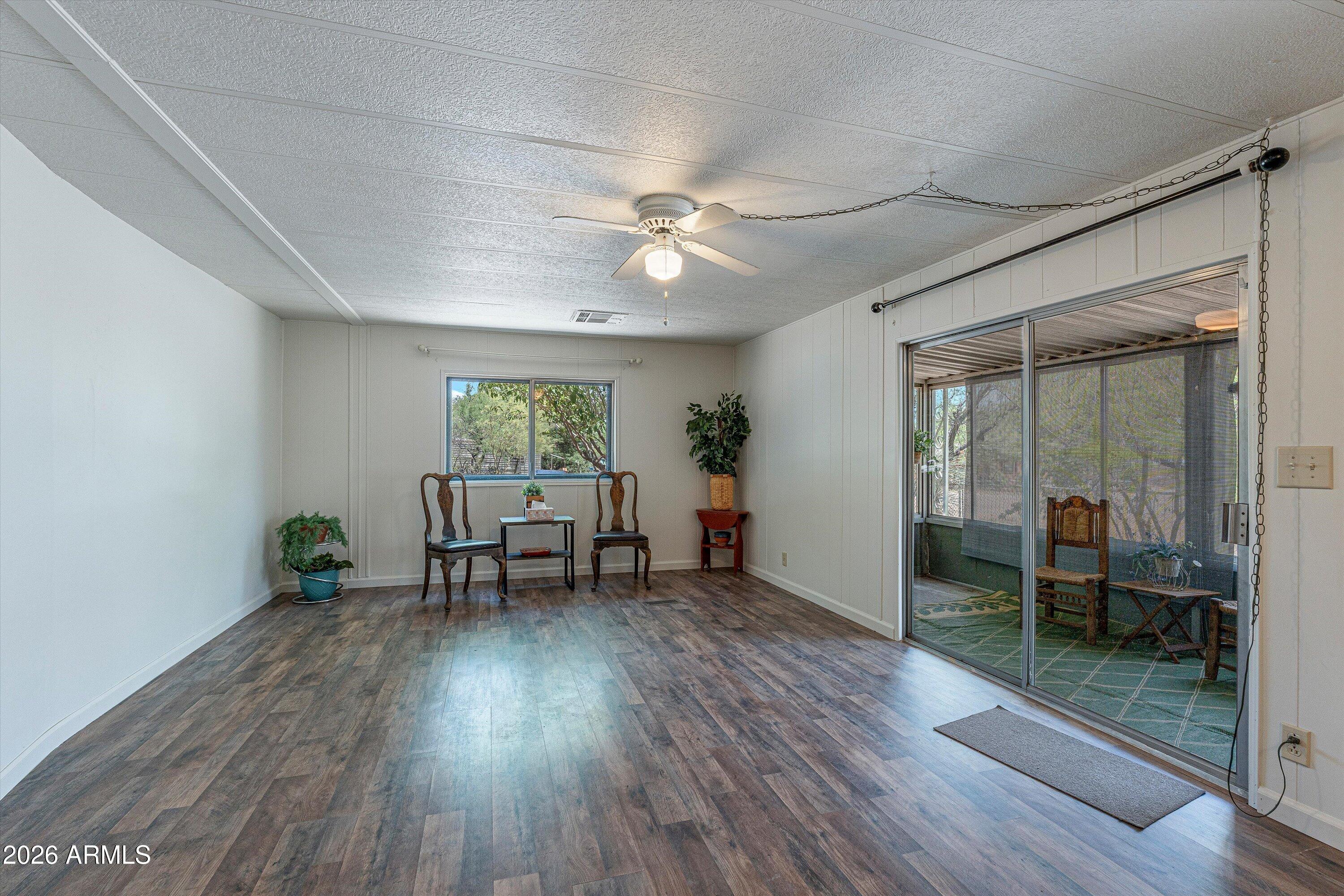 3165 W ROBIN Road