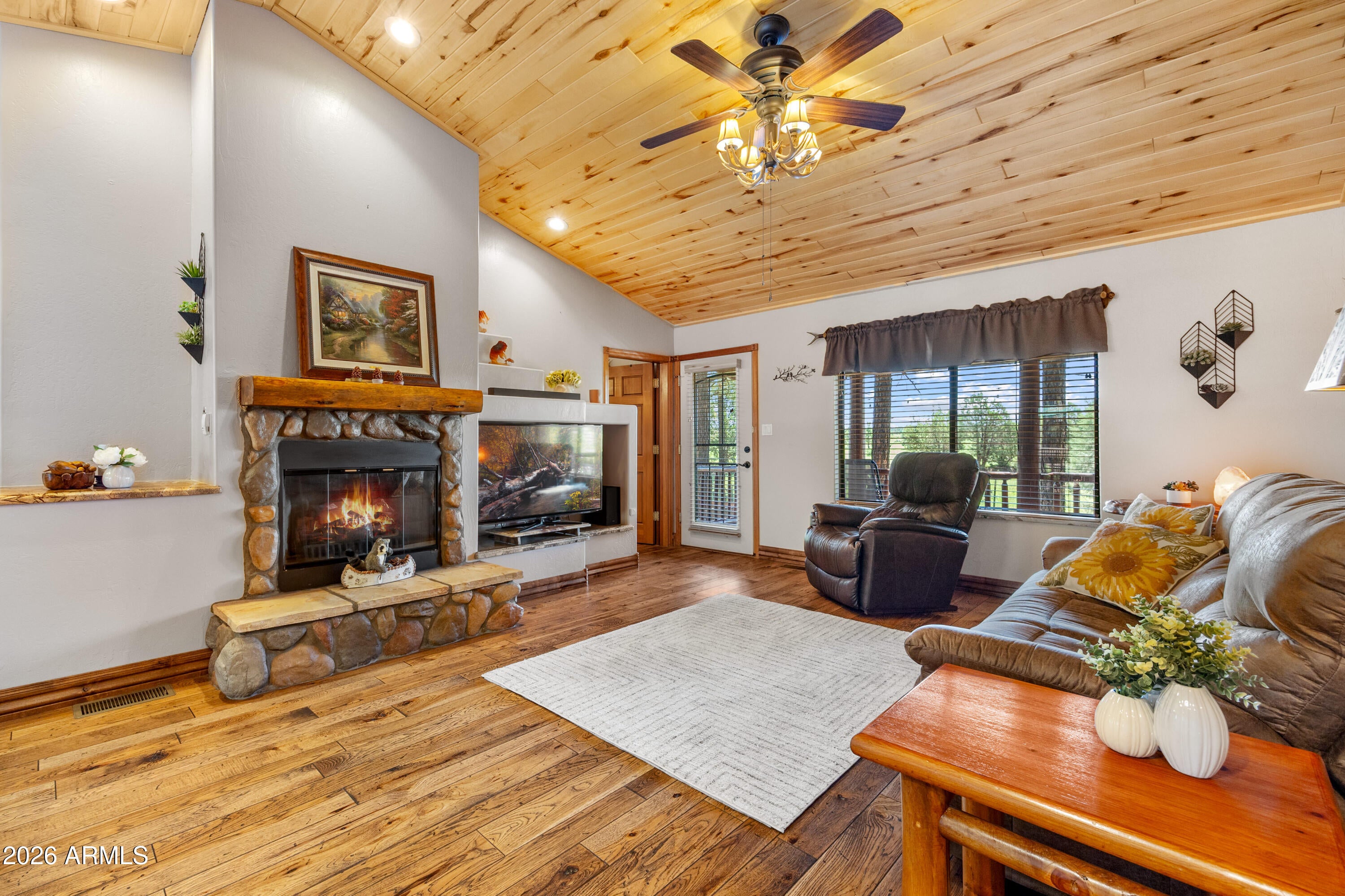 2715 HIGH PINE Loop