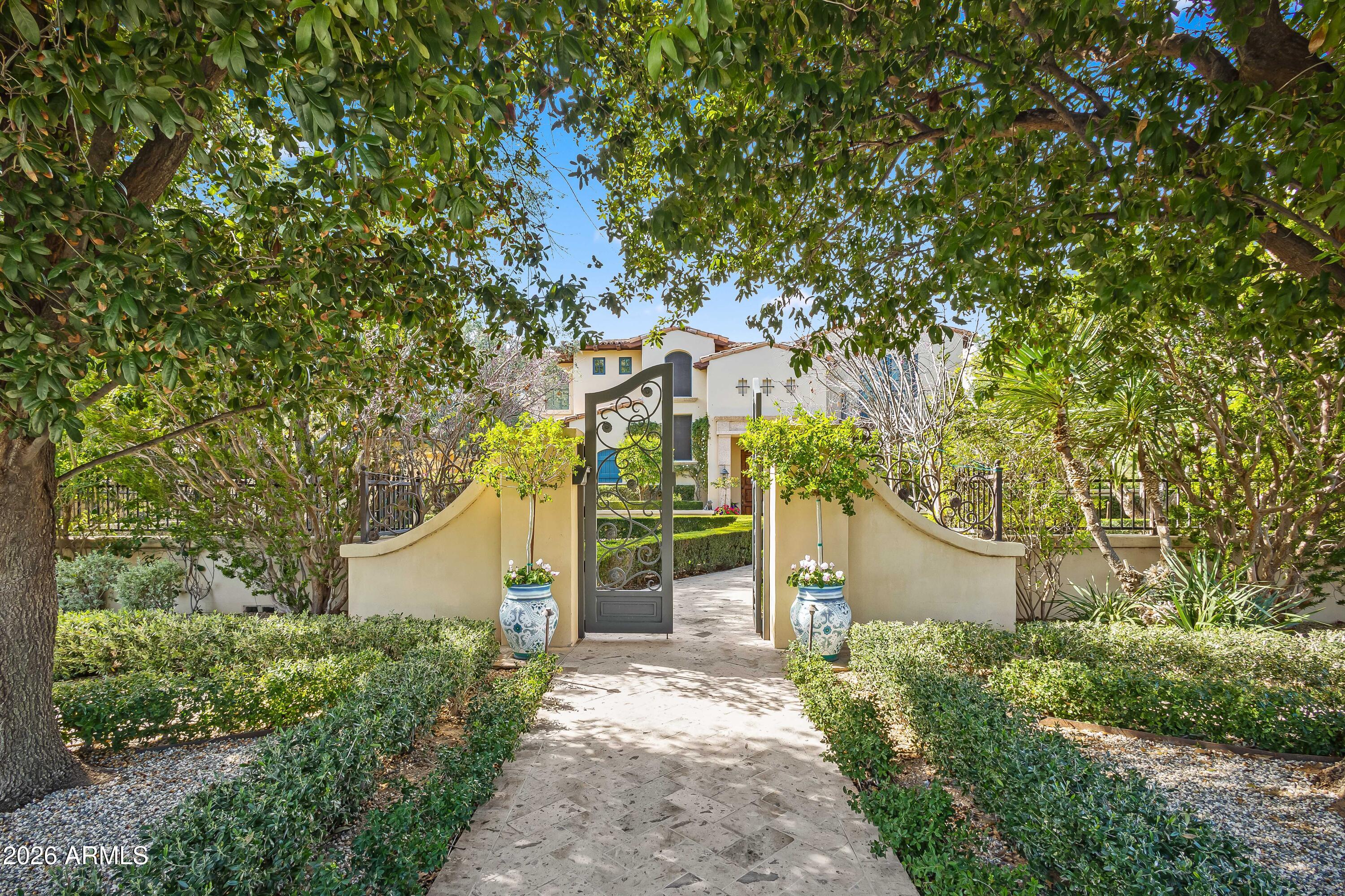 8920 N MARTINGALE Road