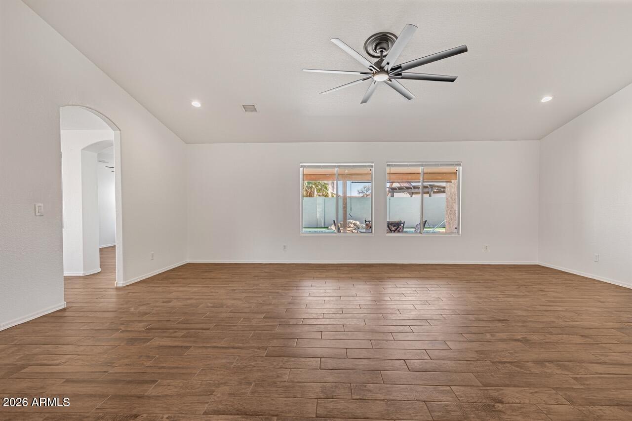 1663 E SUNFLOWER Street