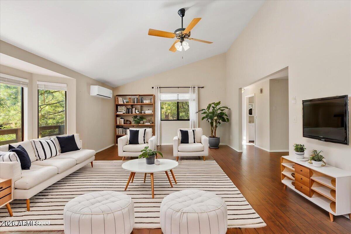 1786 ROLLING HILLS Drive