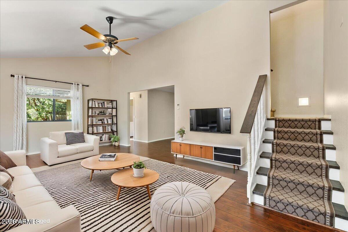 1786 ROLLING HILLS Drive