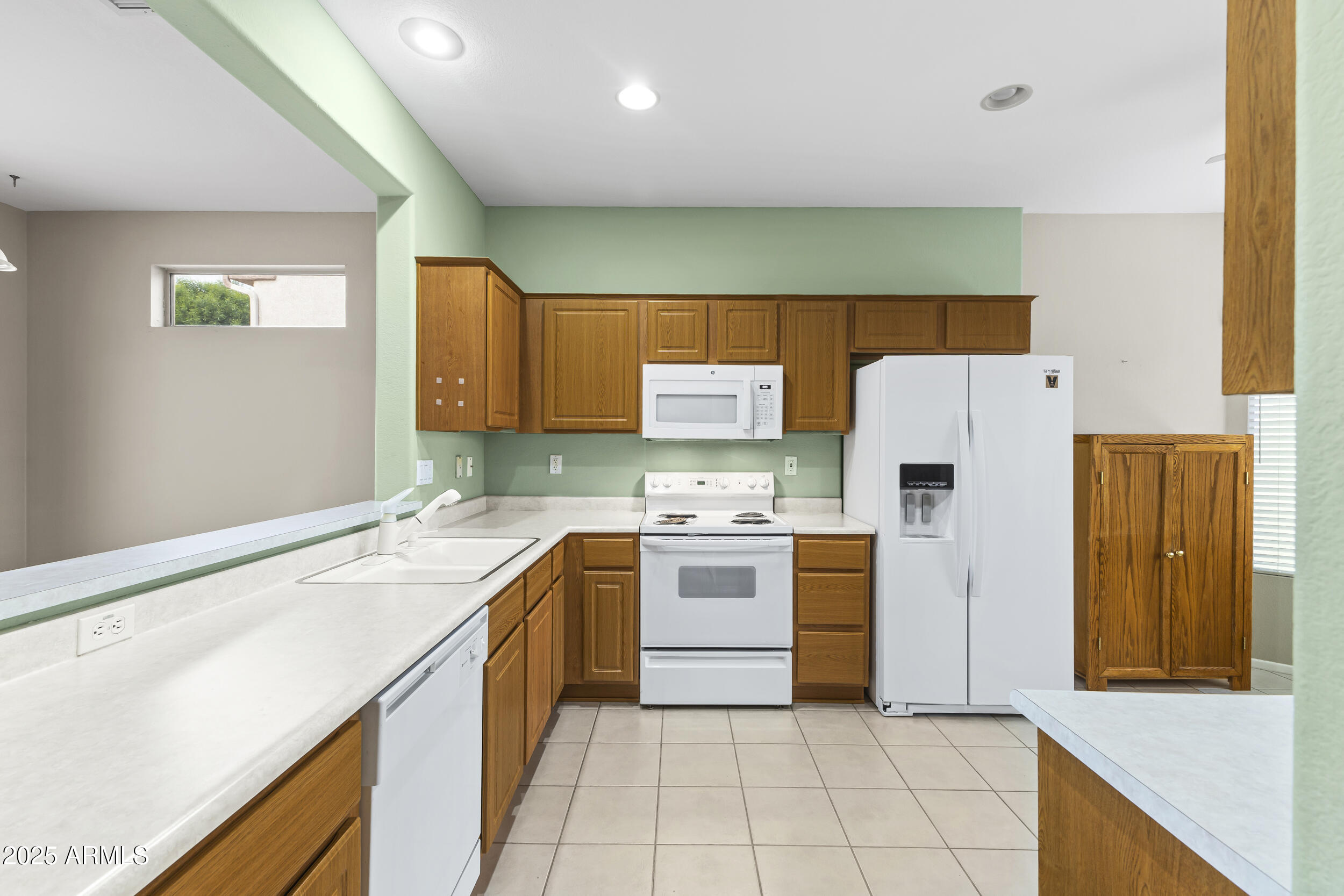 16243 W TAPATIO Drive