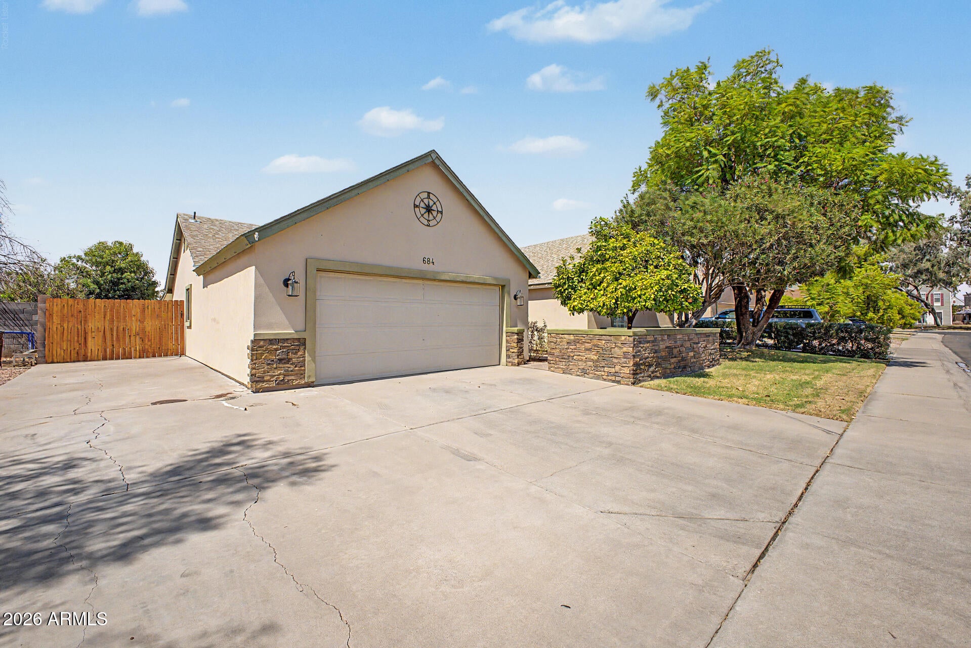 684 E ESTRELLA Drive