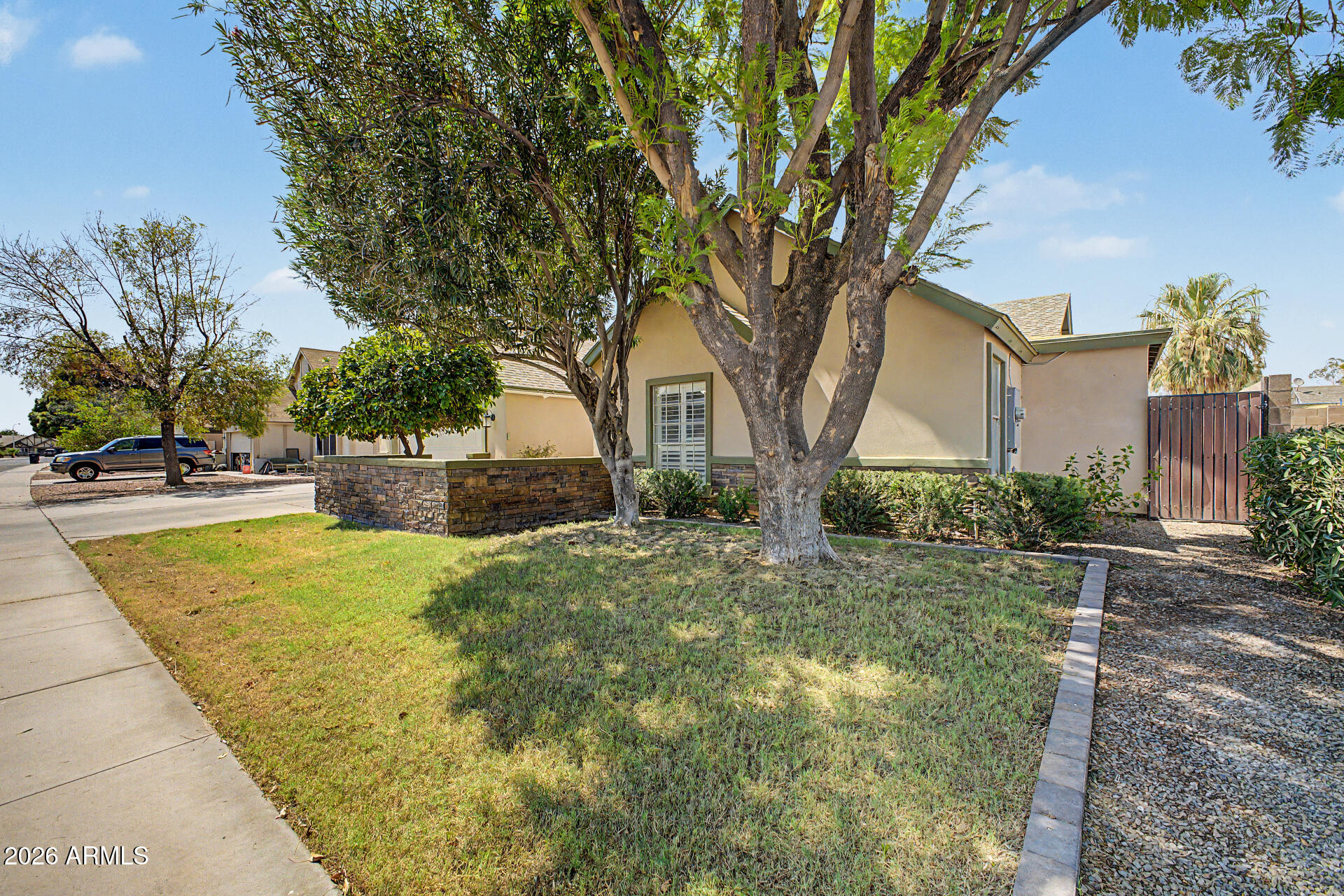 684 E ESTRELLA Drive