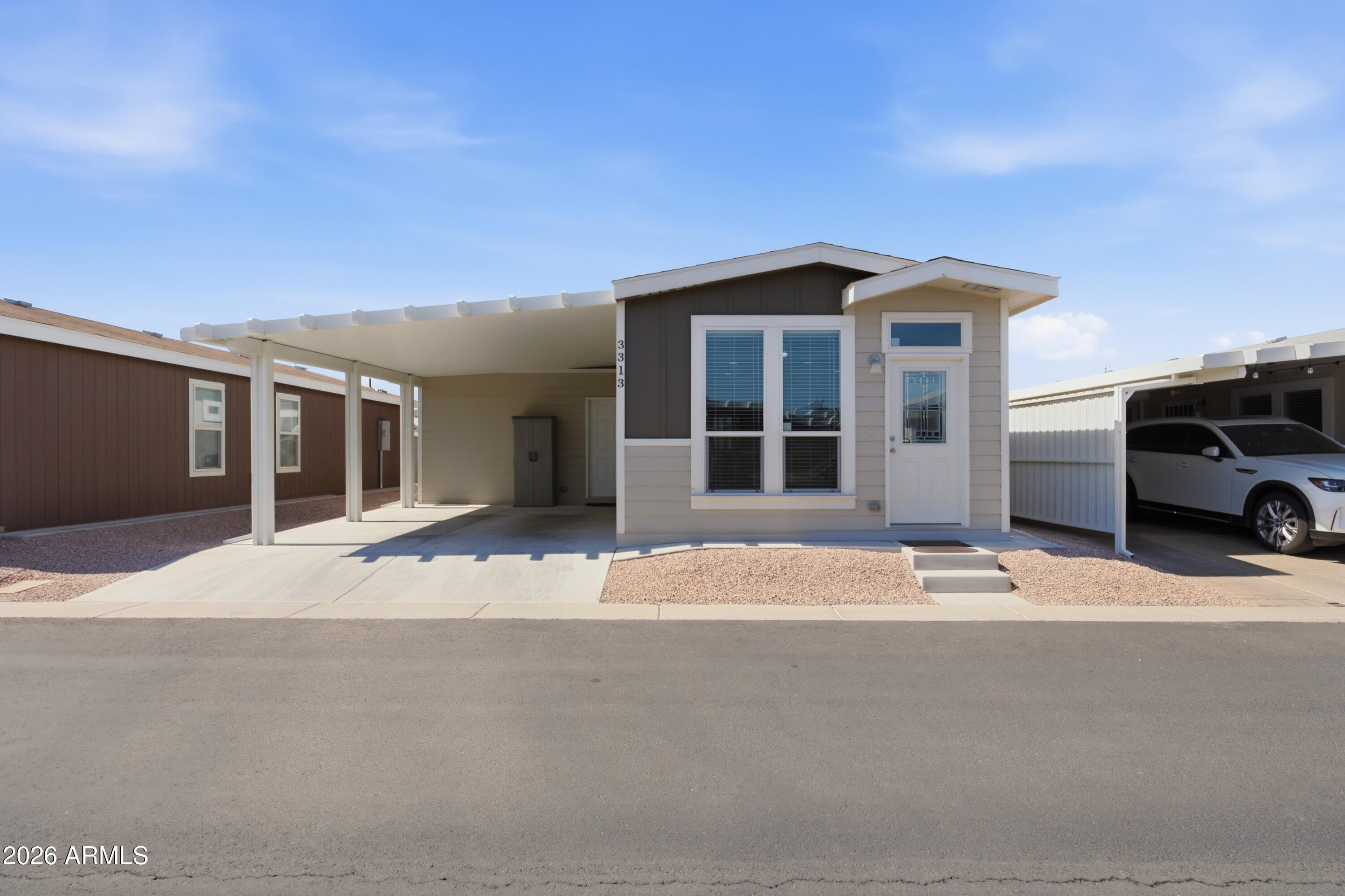 650 N Hawes Road 3313