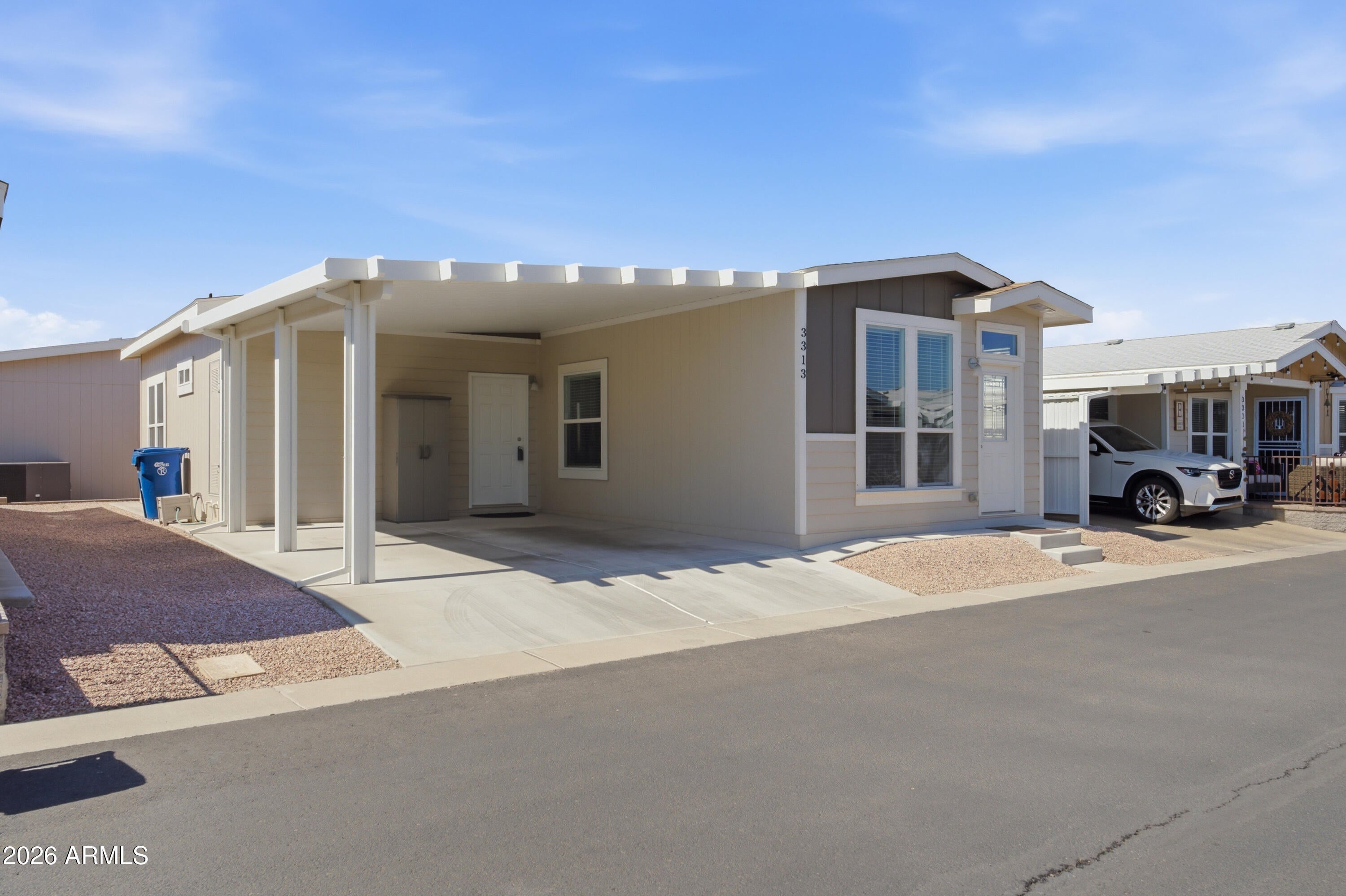 650 N Hawes Road 3313
