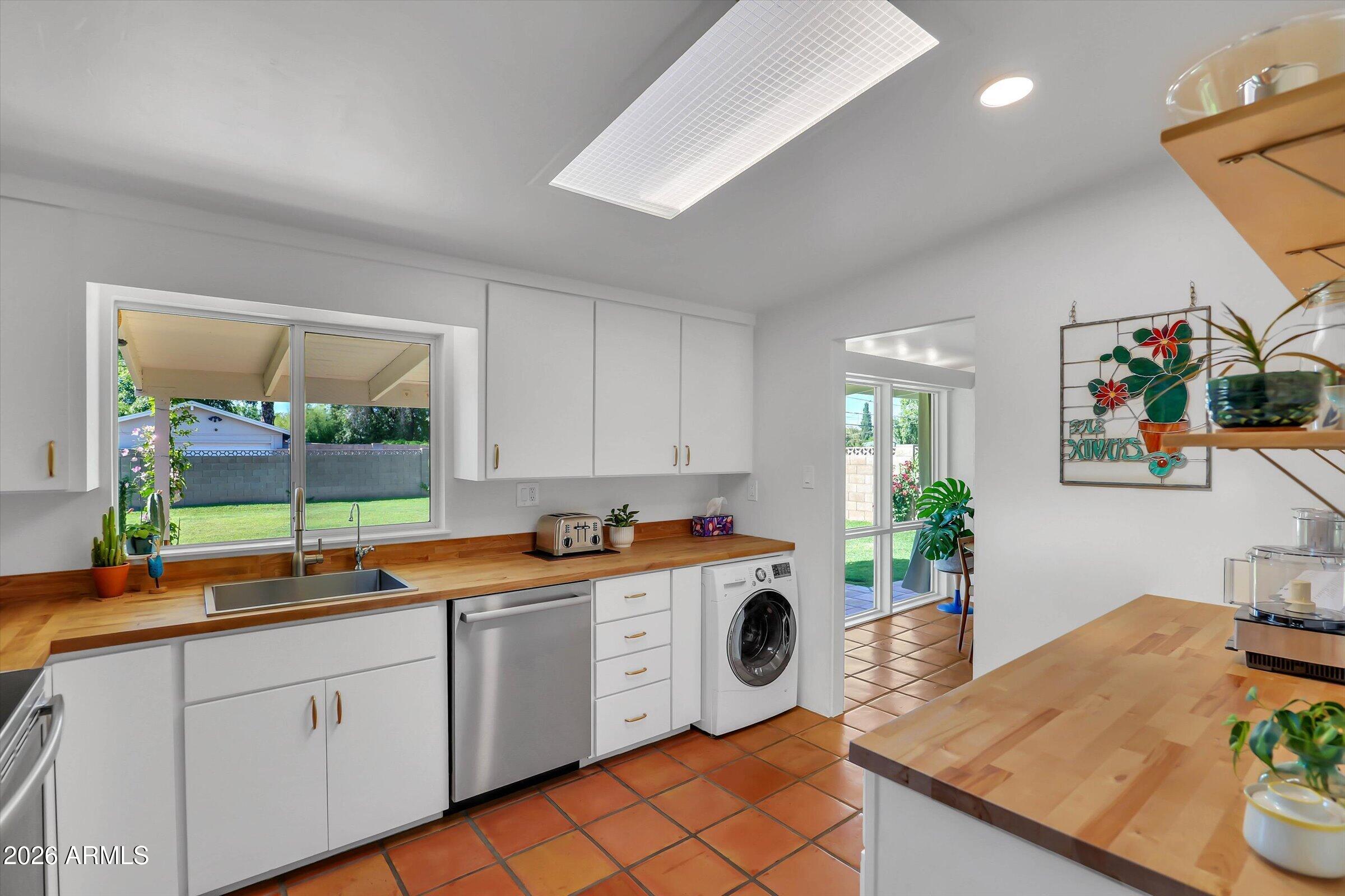 BEVERLY PARK - Residential