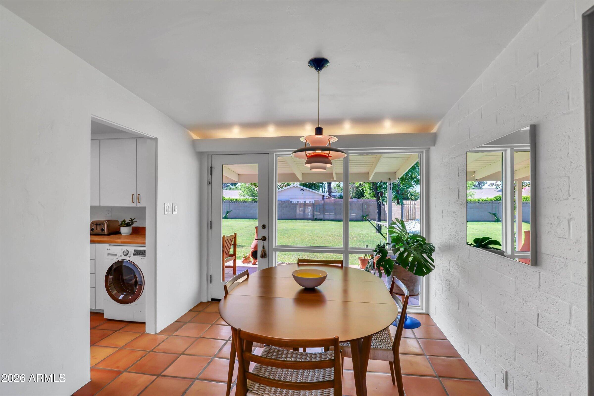 1911 E Montebello Avenue