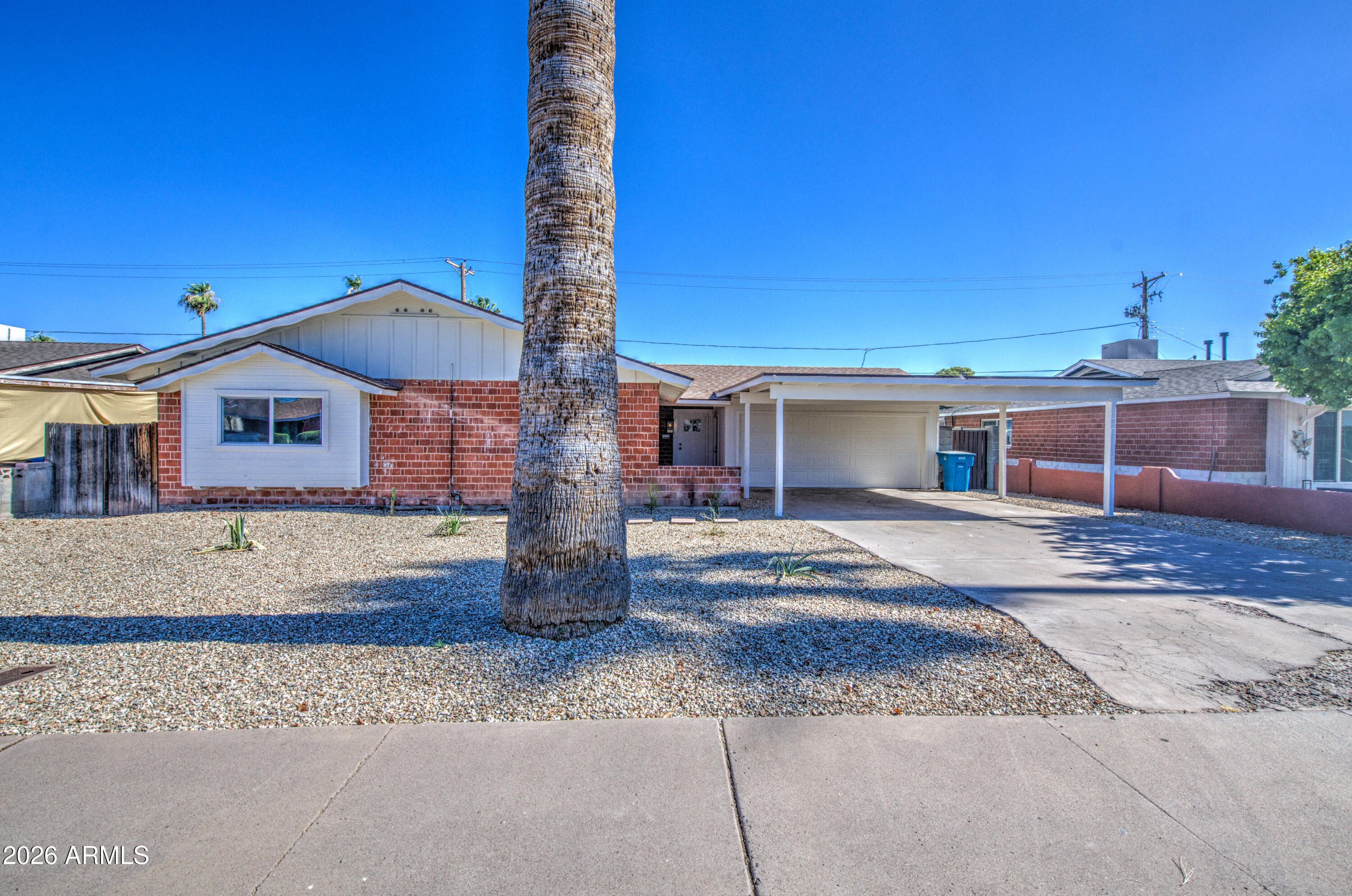 3823 W ROSE Lane