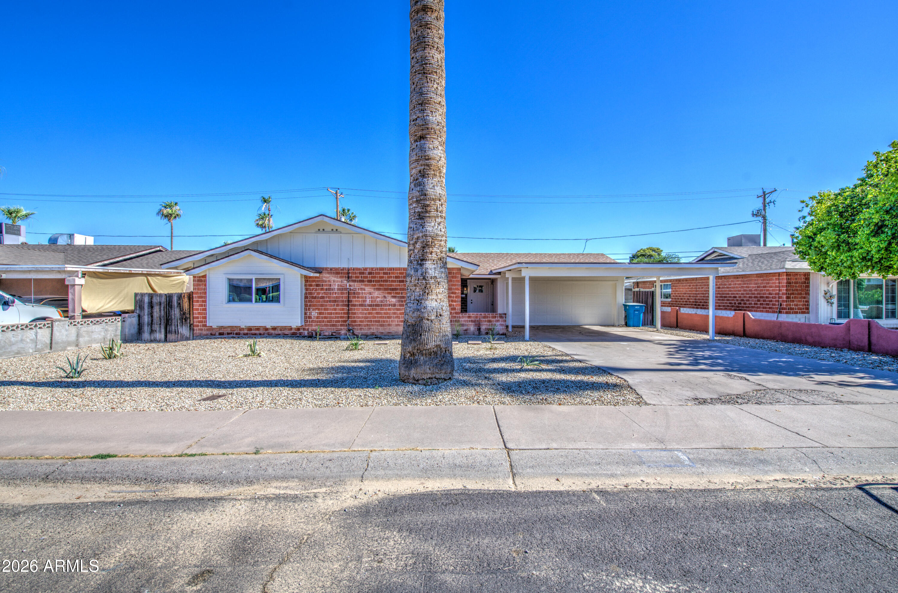 3823 W ROSE Lane