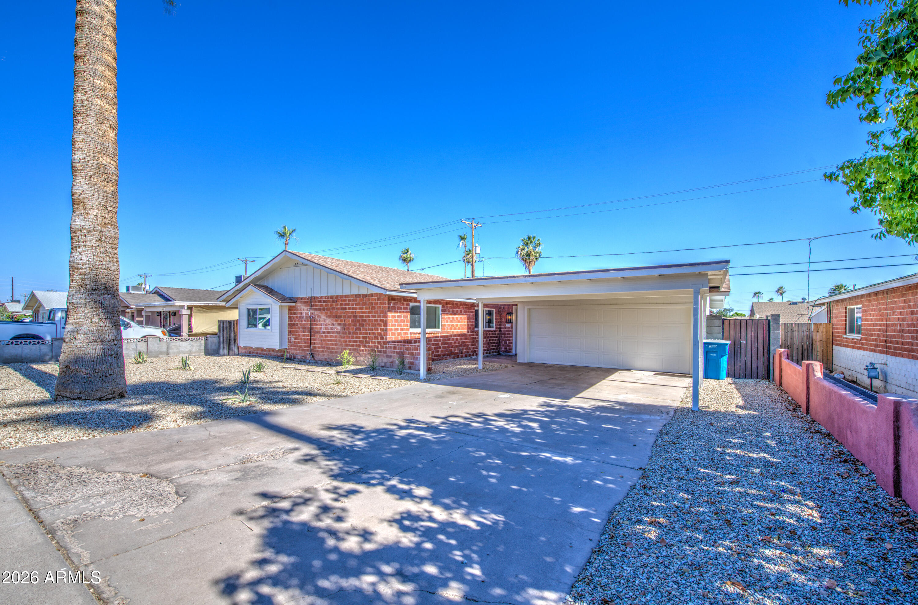 3823 W ROSE Lane