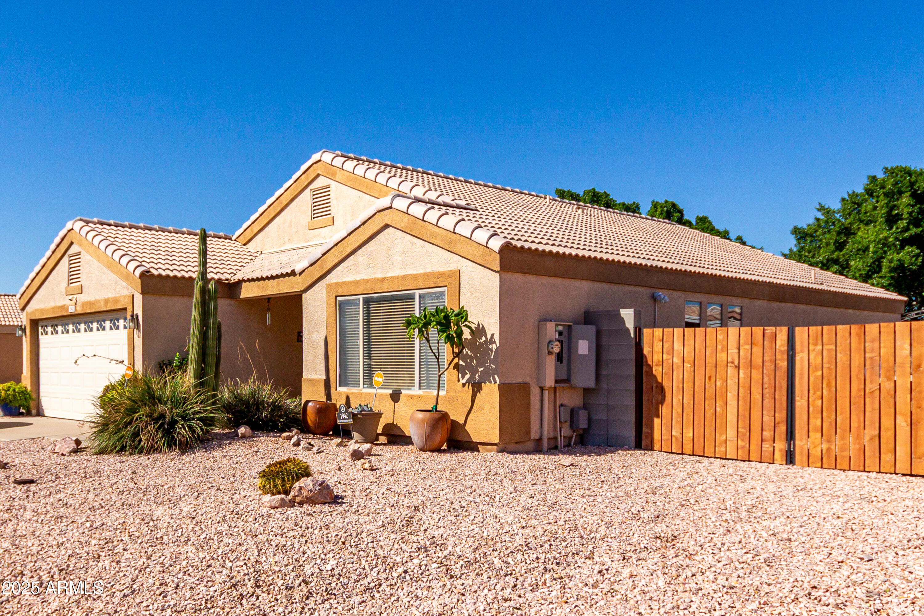 1942 S THUNDERBIRD Drive