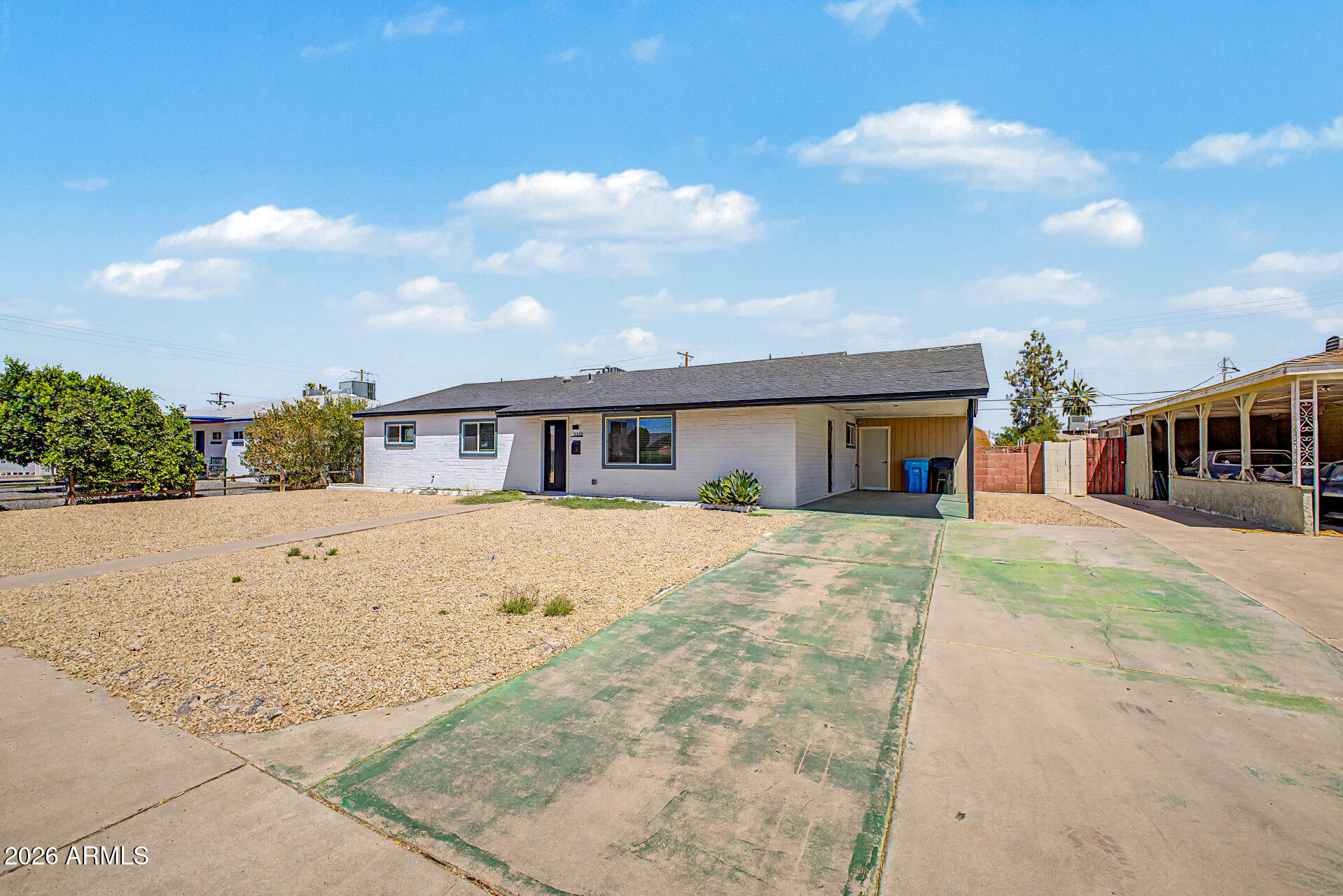 2232 W SAN MIGUEL Avenue