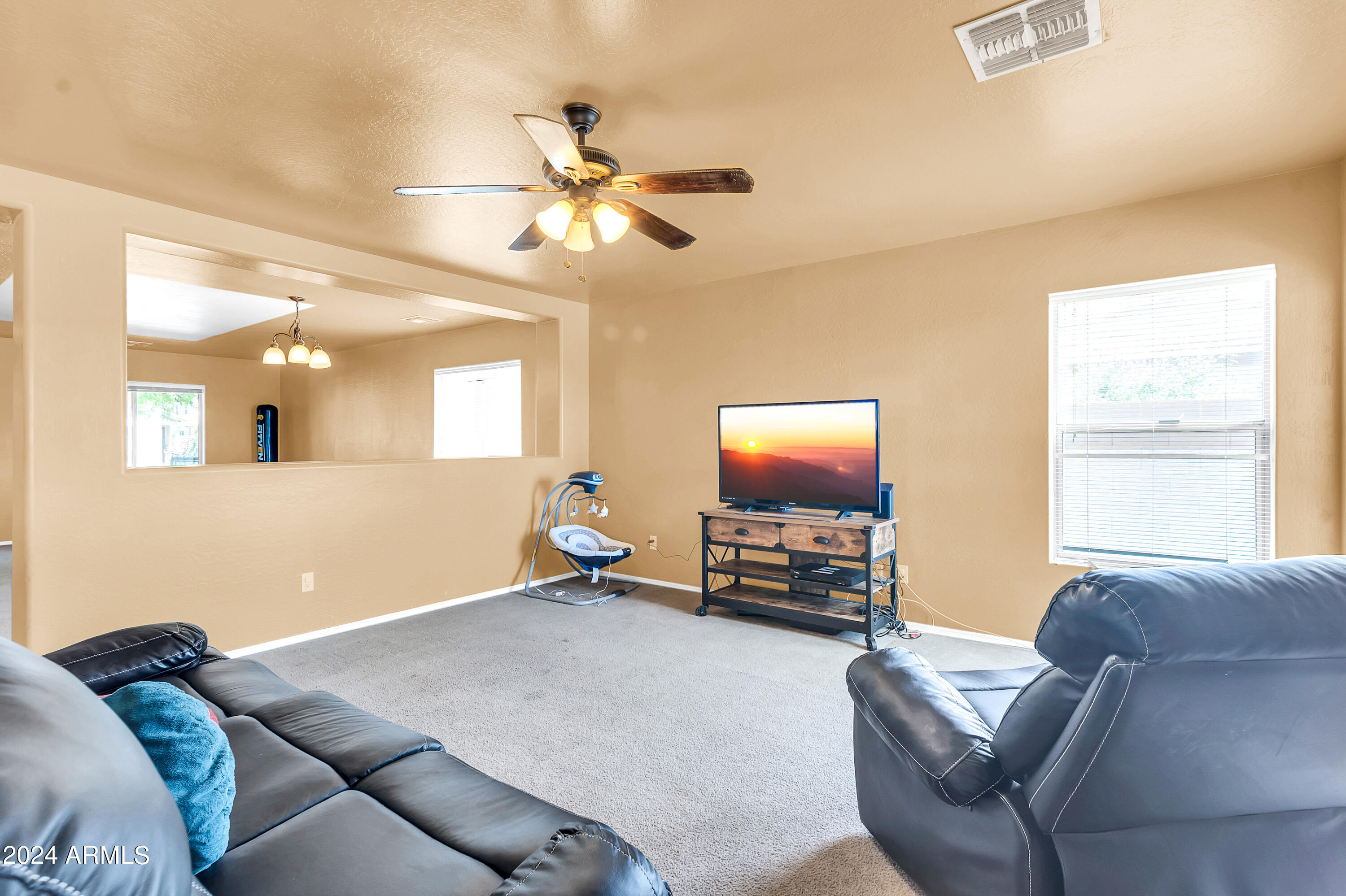 436 N 10TH Place