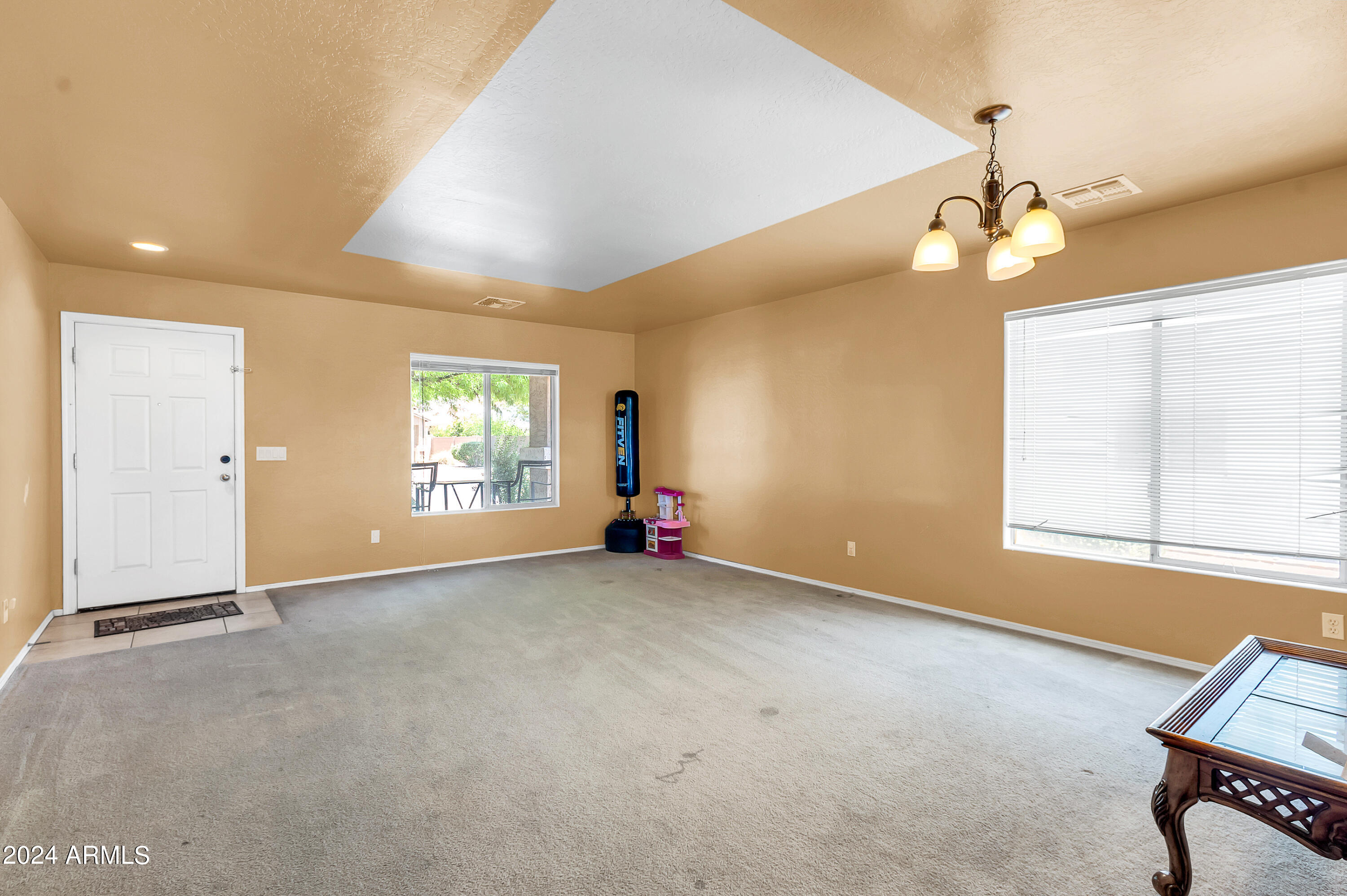 436 N 10TH Place