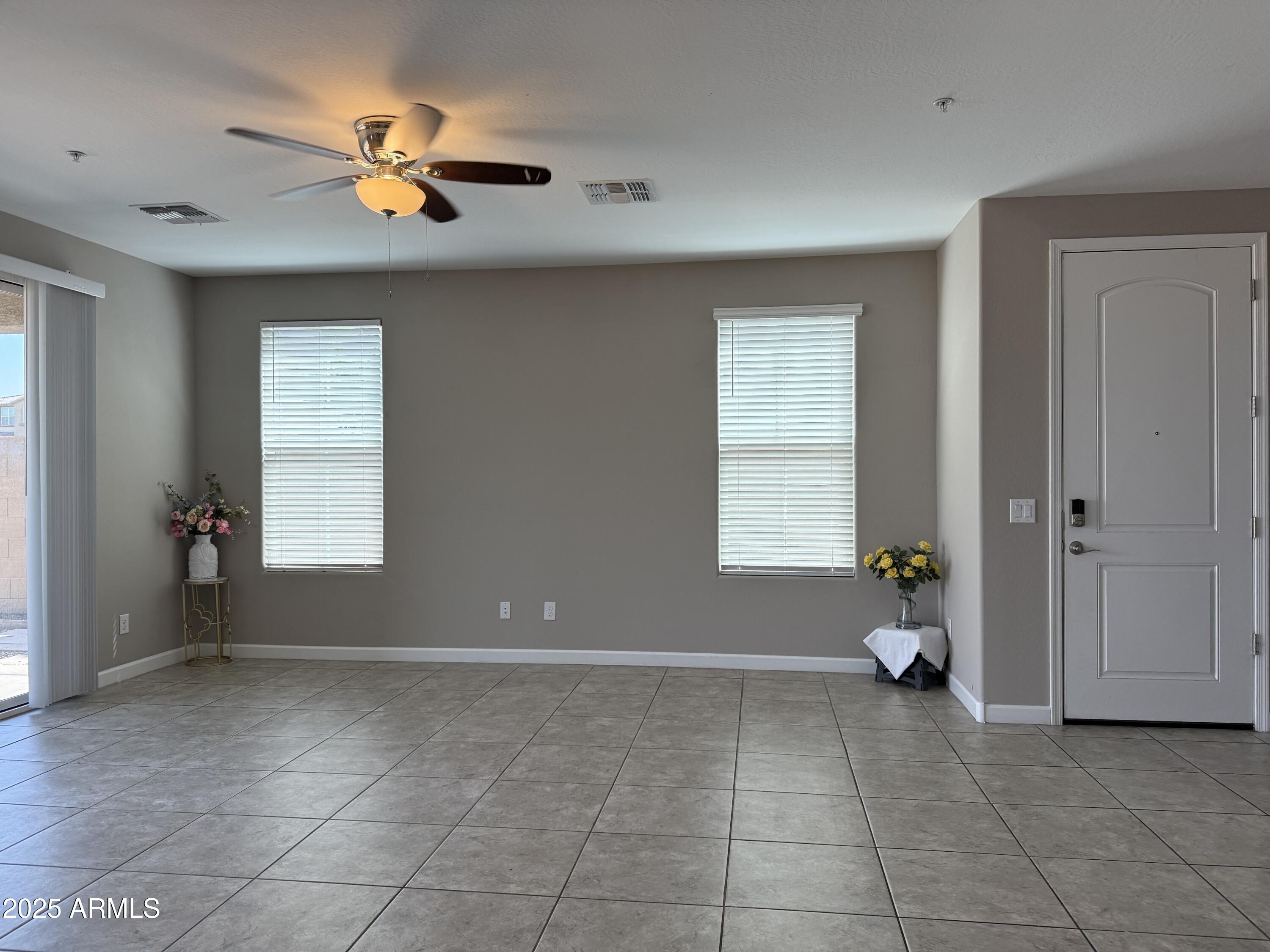 1255 N ARIZONA Avenue 1258