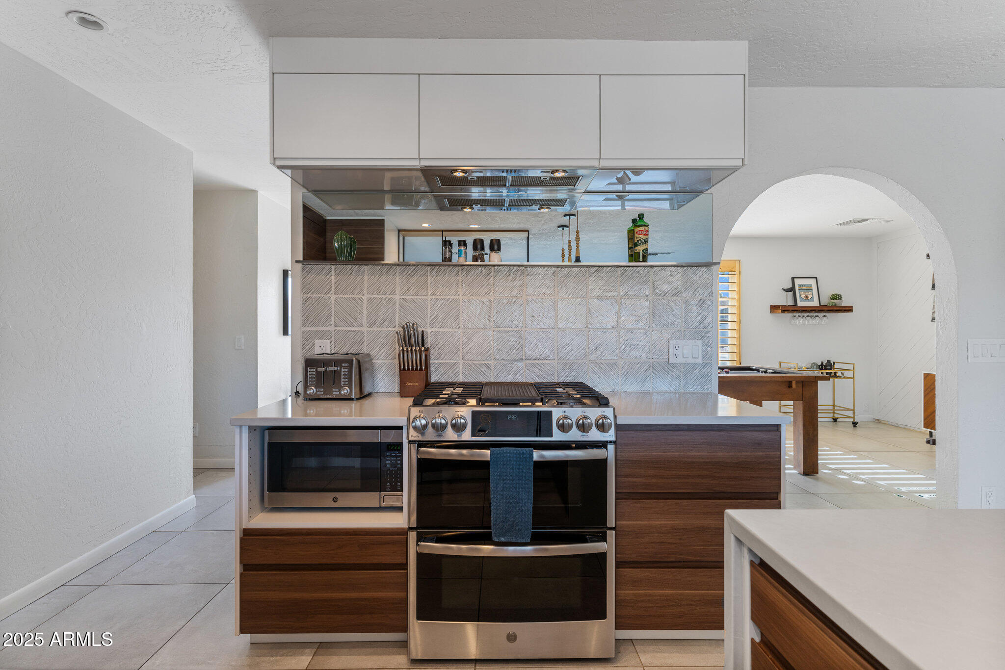 8450 E MONTECITO Avenue