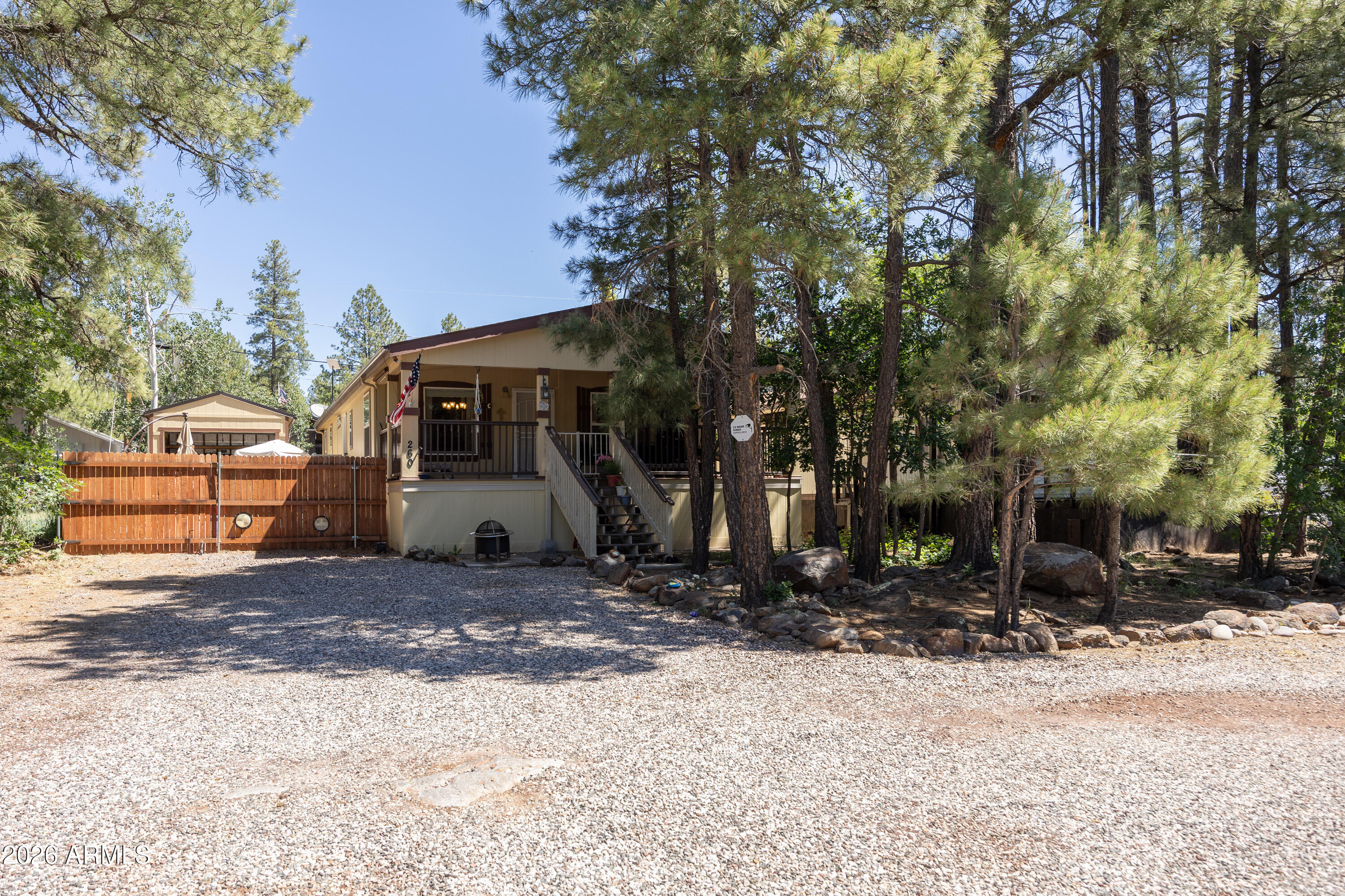 260 E OAK Drive