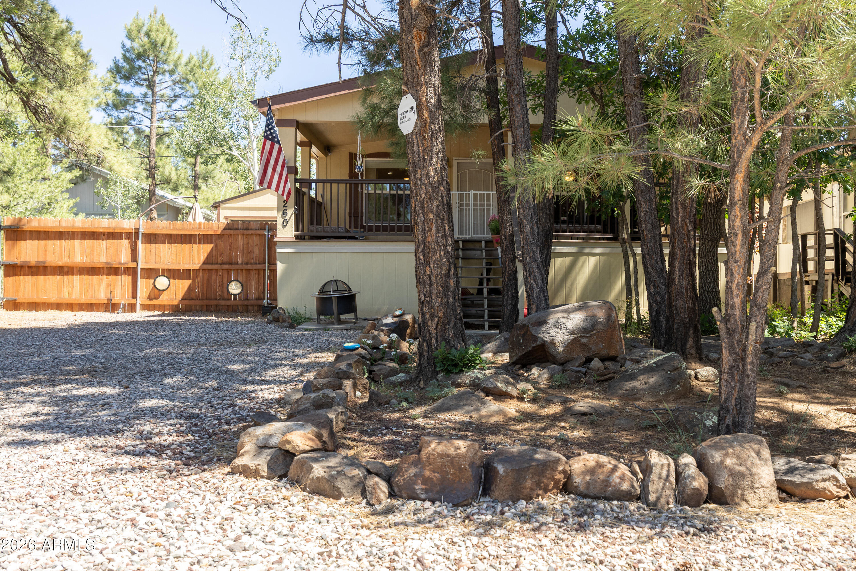 260 E OAK Drive