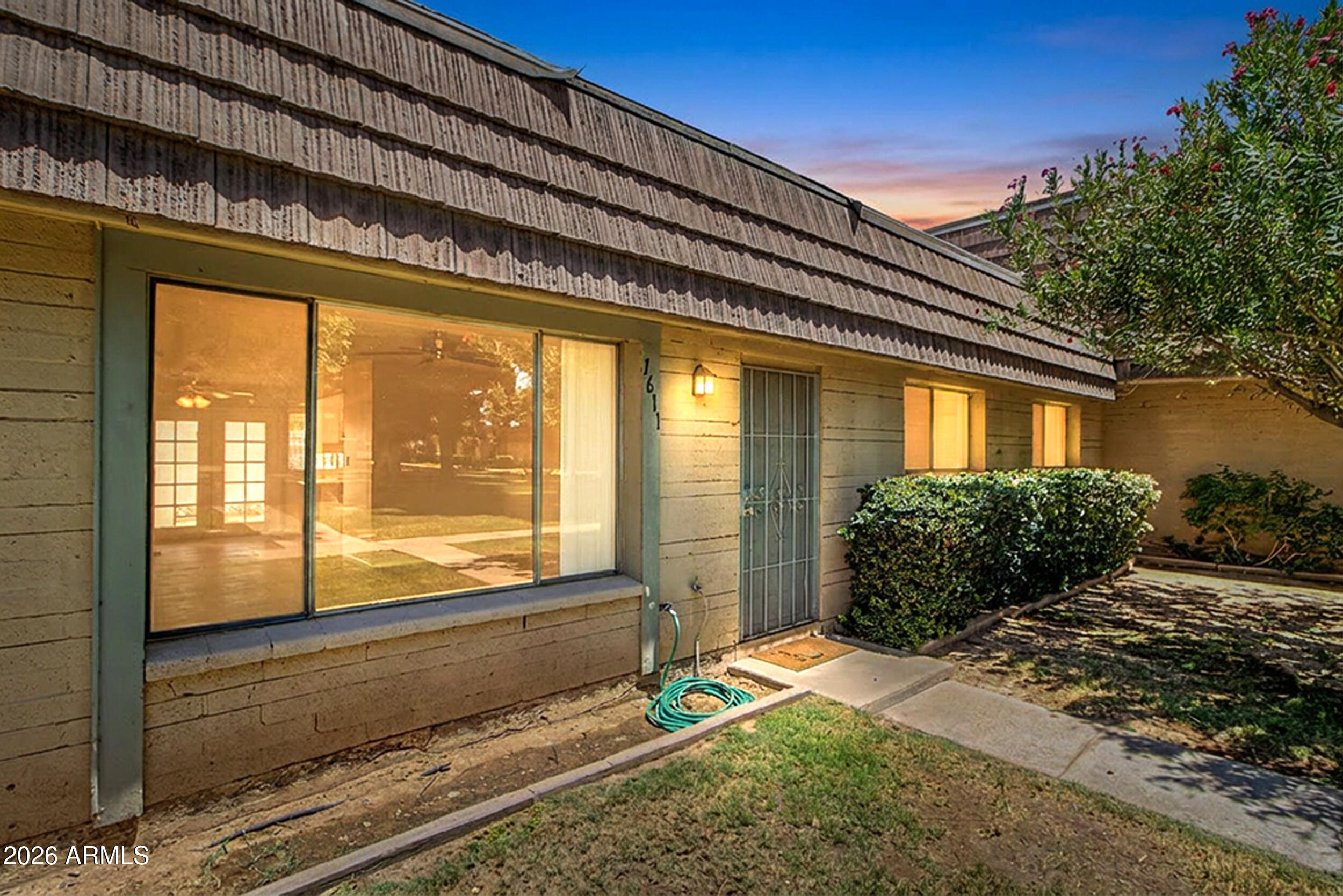 1611 E NEWPORT Drive