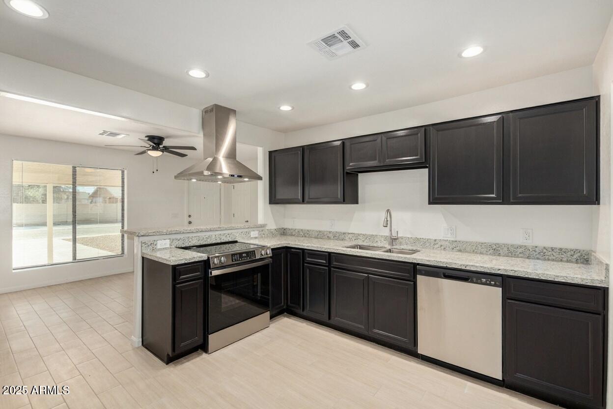 2806 W ROYAL PALM Road