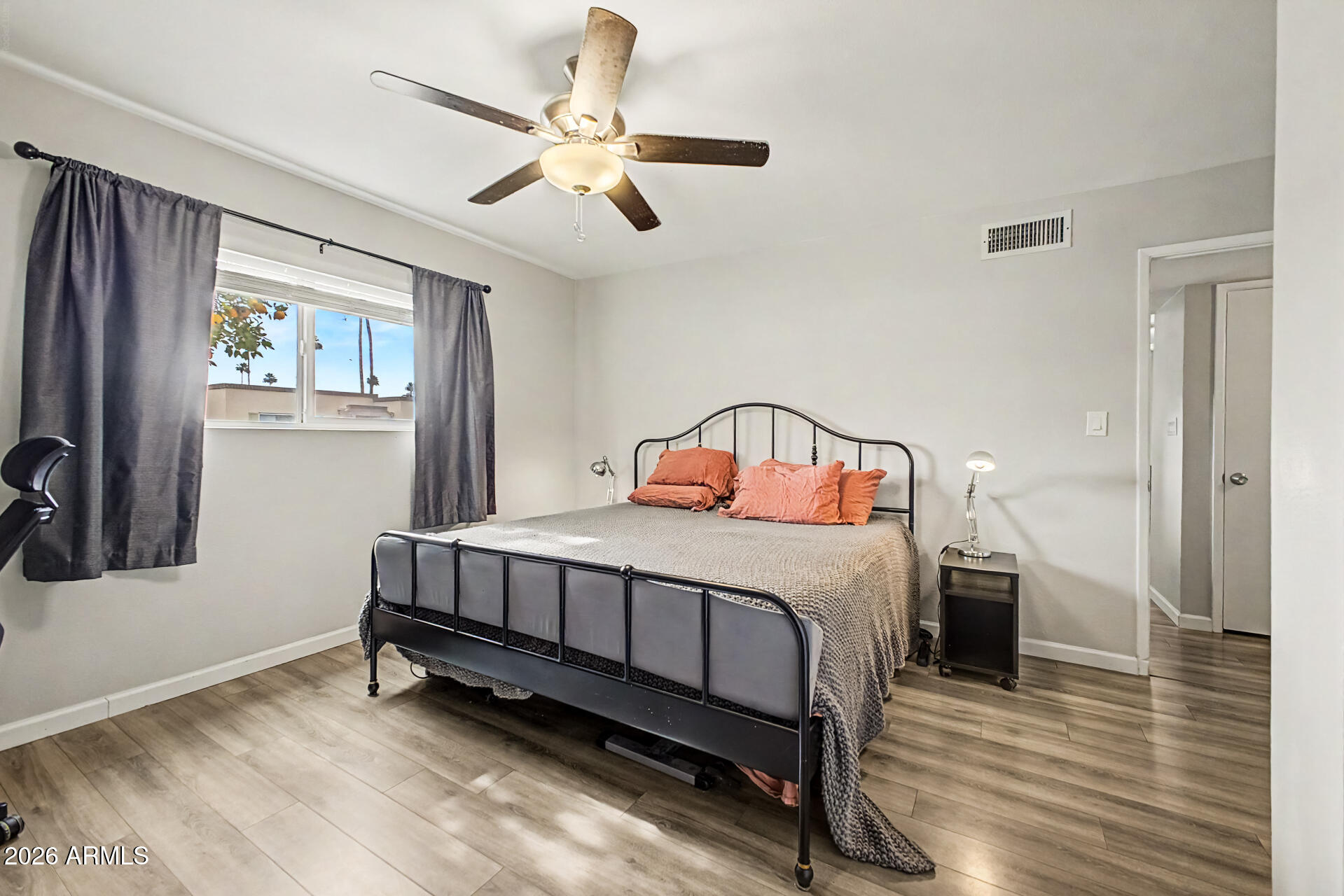Properties 3 557 N HOBSON Plaza