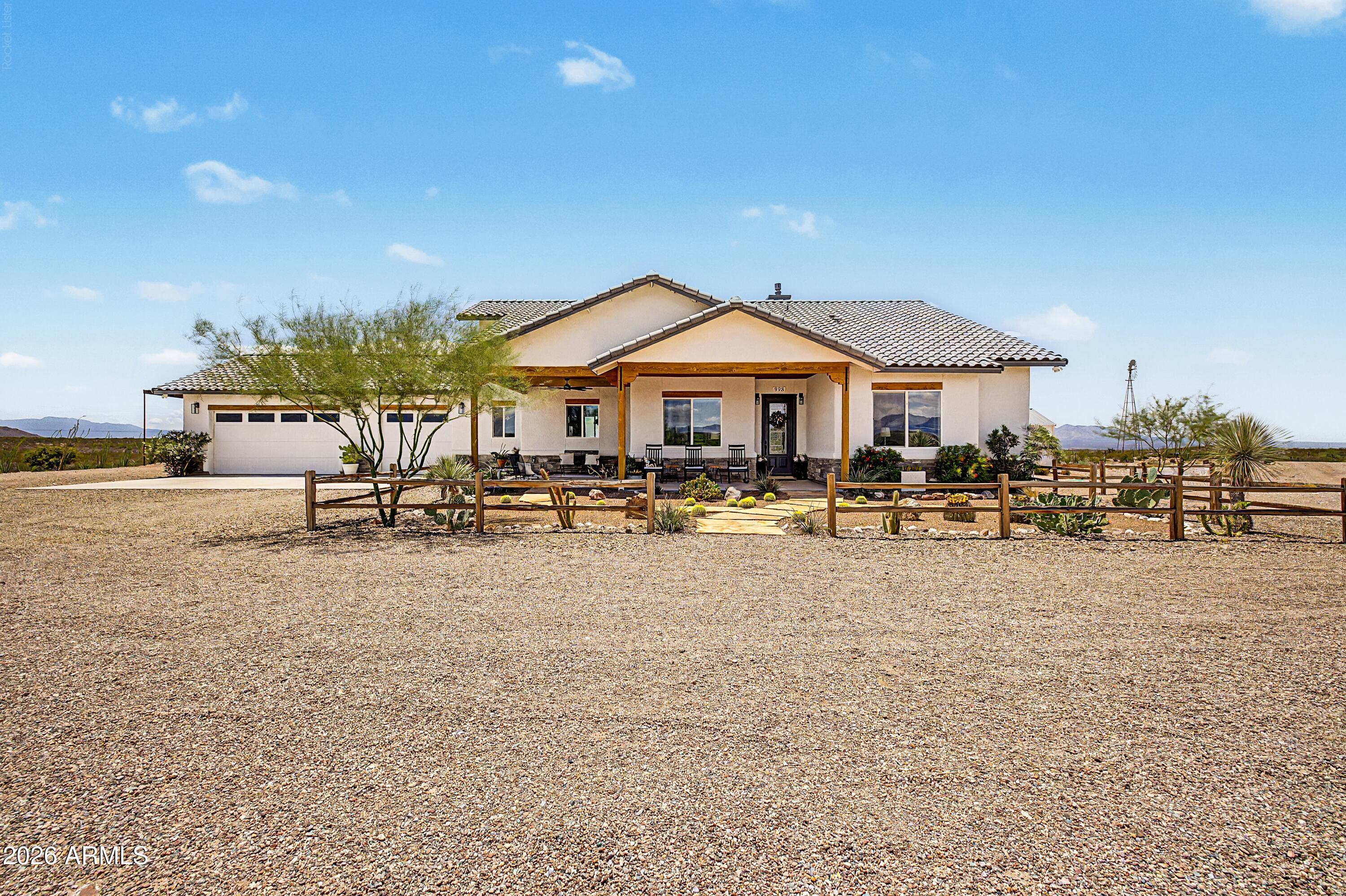998 W Cholla Trail