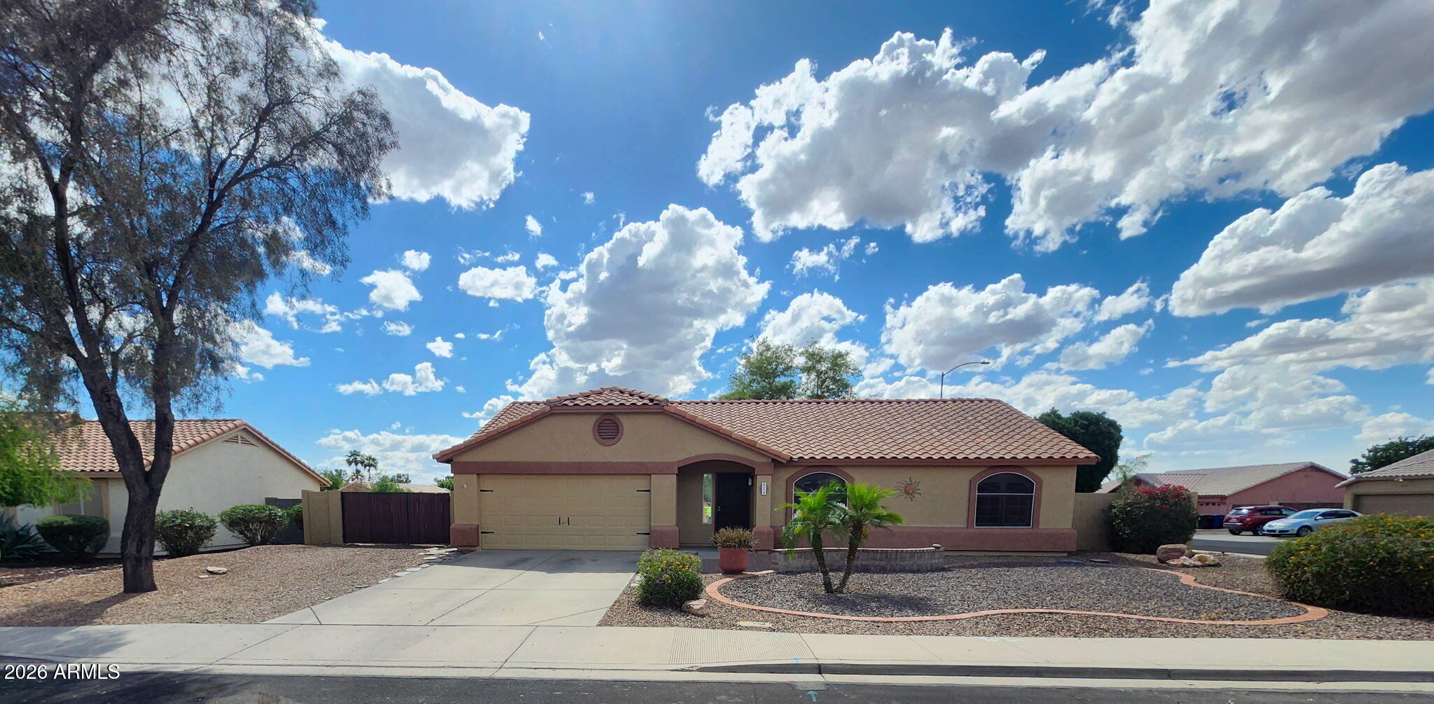 854 N HILLRIDGE --