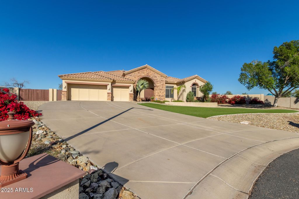 Photo of 18220 W North Court, Waddell, AZ 85355 (MLS # 6952023)